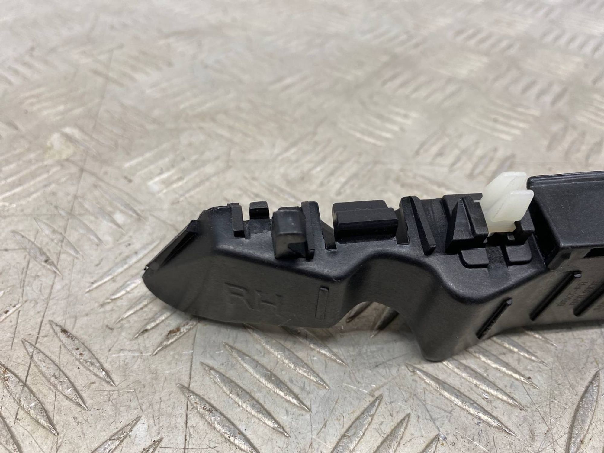 НОВАЯ(ЫЙ) крепление бампера ( кронштейн ) передний, 320 рублей, Краснодар