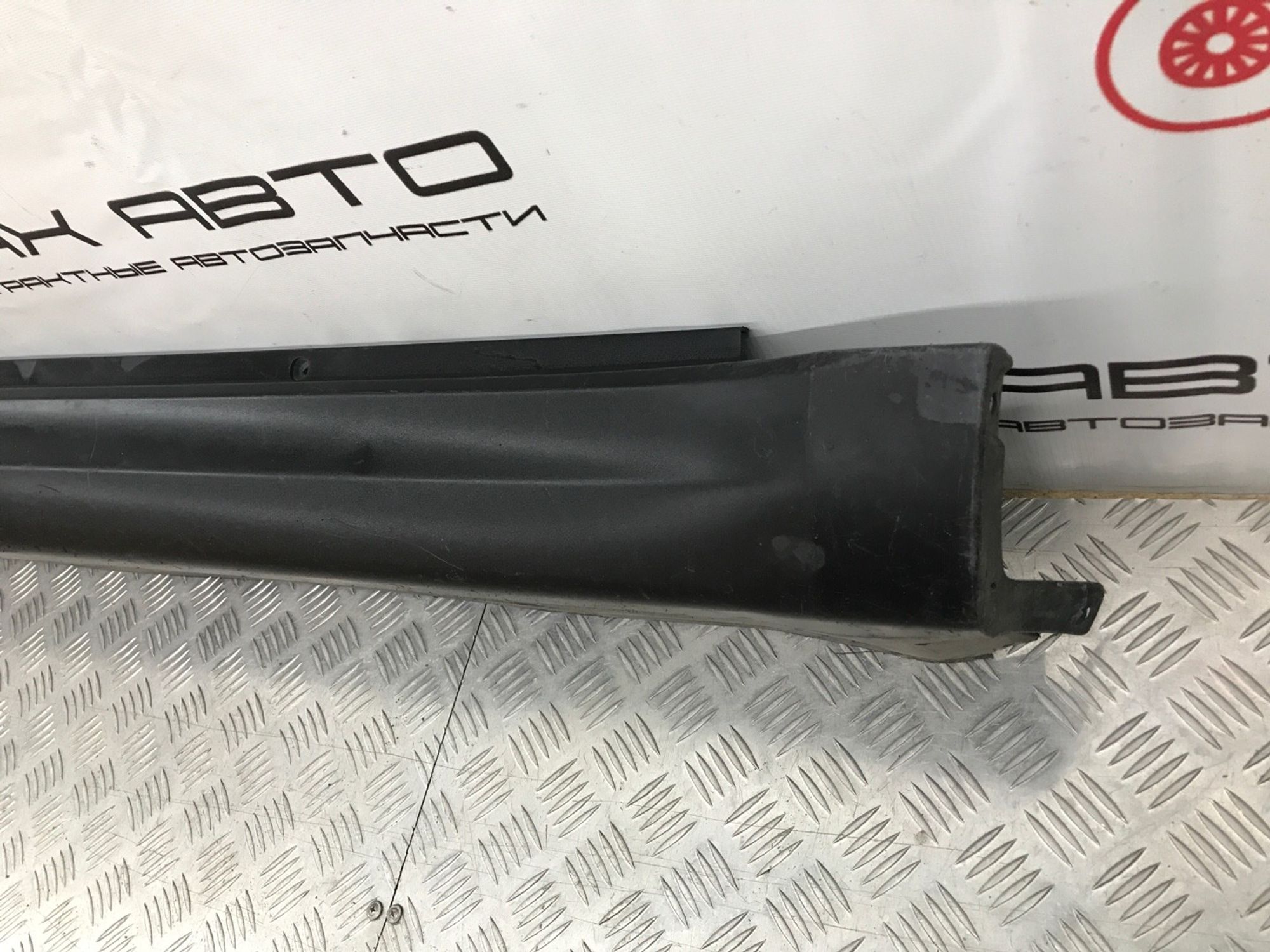 Б/У Накладка порога наружная правая Suzuki Vitara LY 2014, 1990 рублей, Краснодар