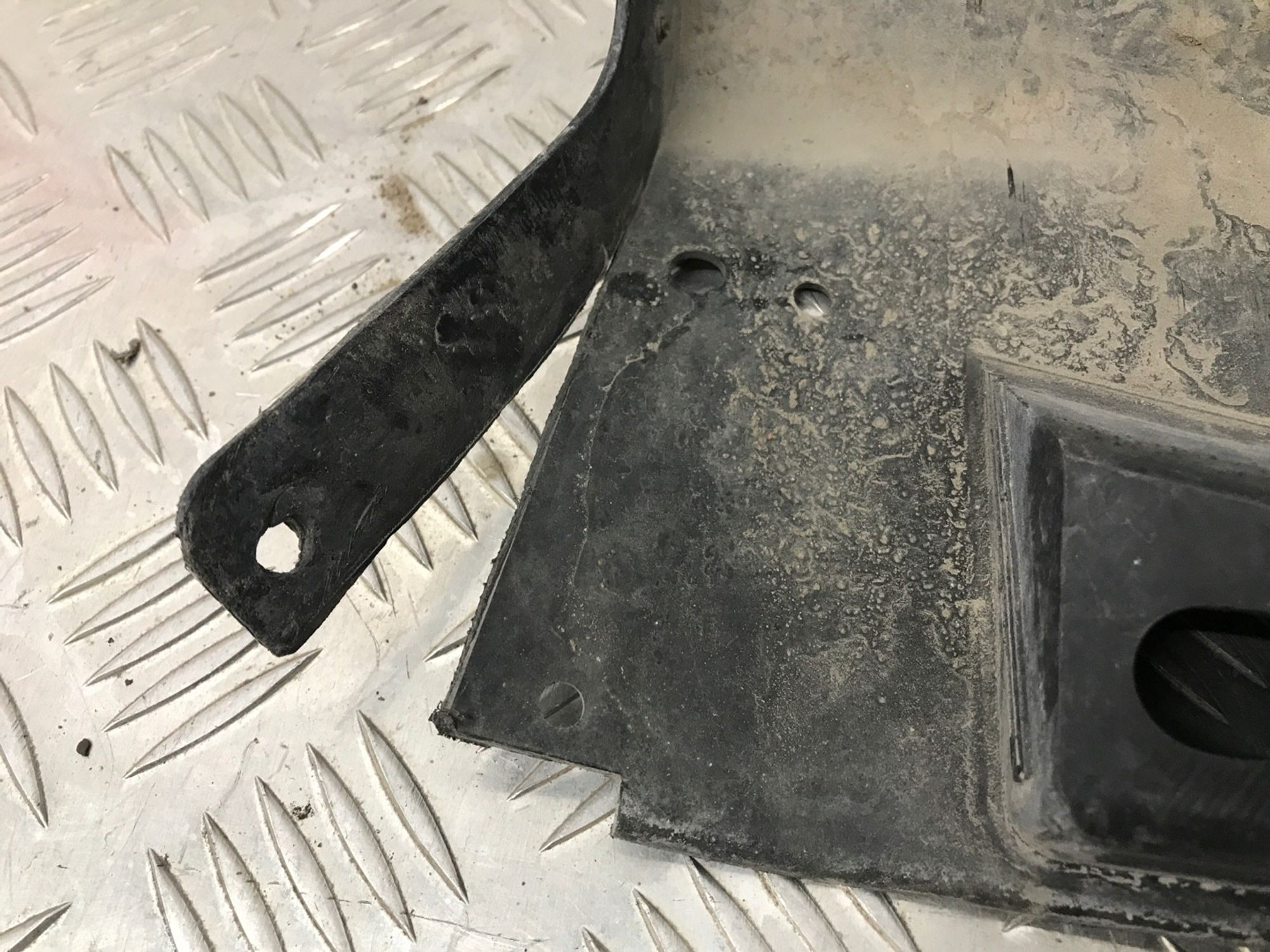 Б/У Накладка порога наружная правая Suzuki Vitara LY 2014, 1990 рублей, Краснодар