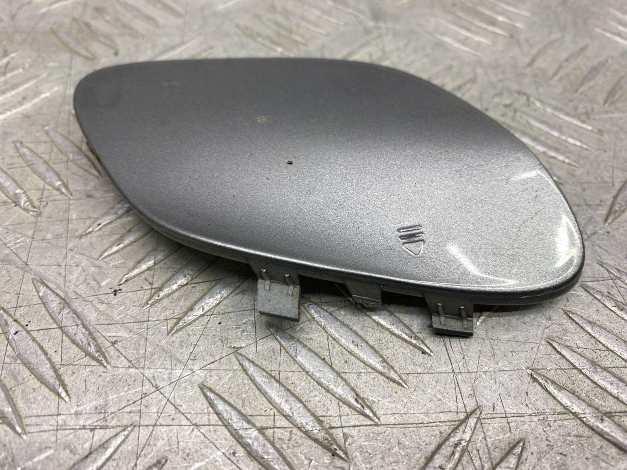 Б/У Заглушка буксировочного крюка (молдинг, 1520 рублей, Краснодар