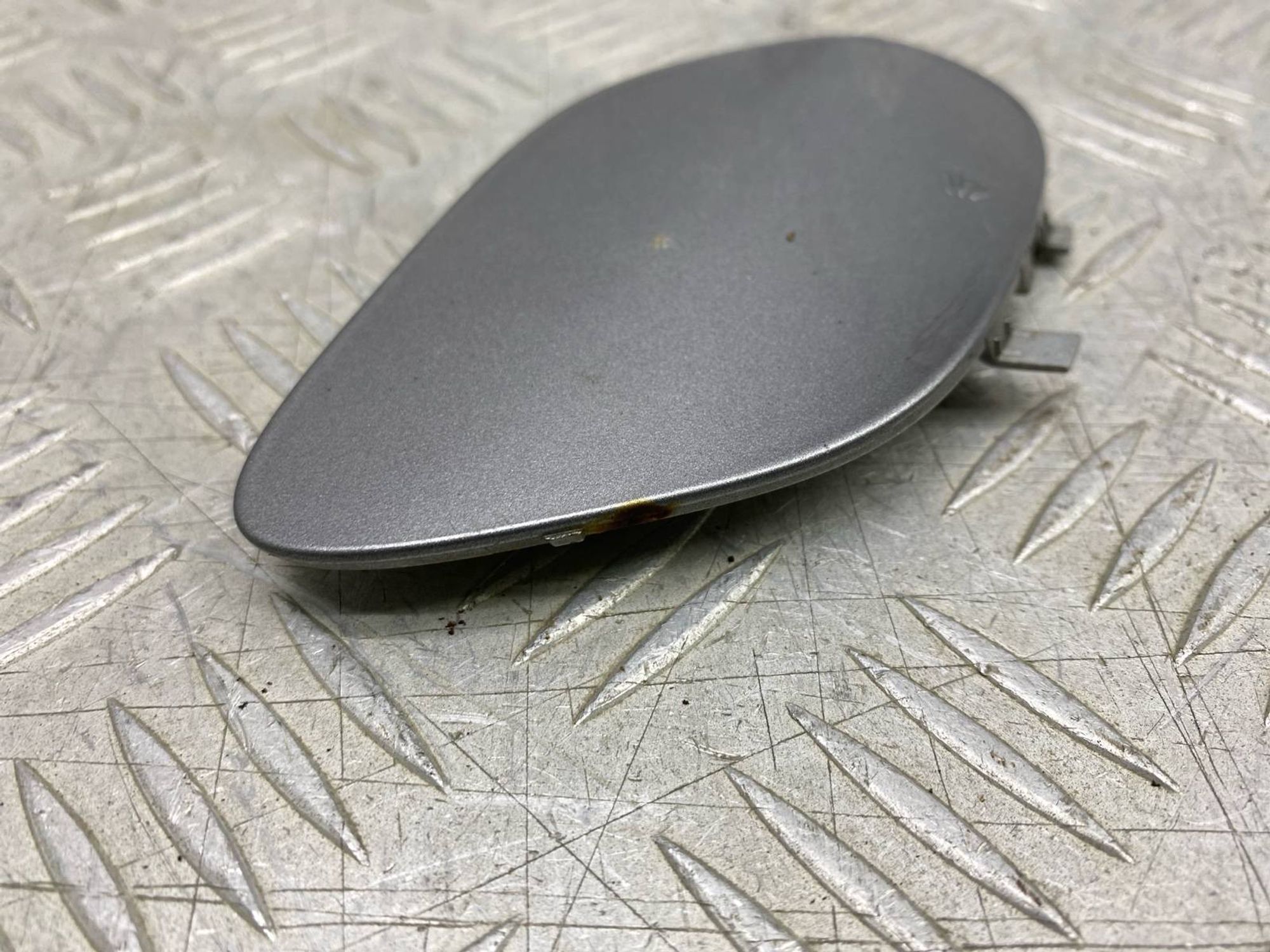 Б/У Заглушка буксировочного крюка (молдинг, 1520 рублей, Краснодар