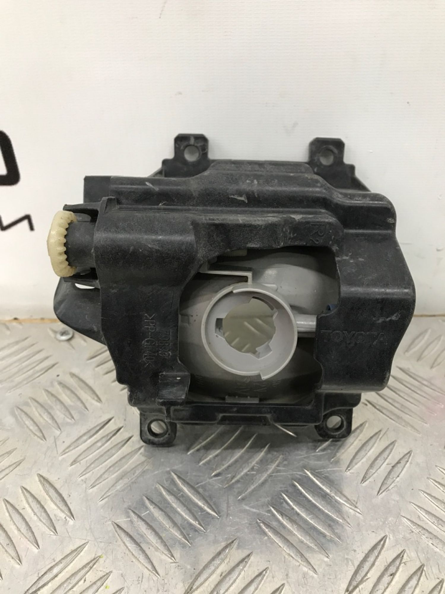 Б/У фара противотуманная передняя левая Toyota Hilux KUN15 2004, 990 рублей, Краснодар