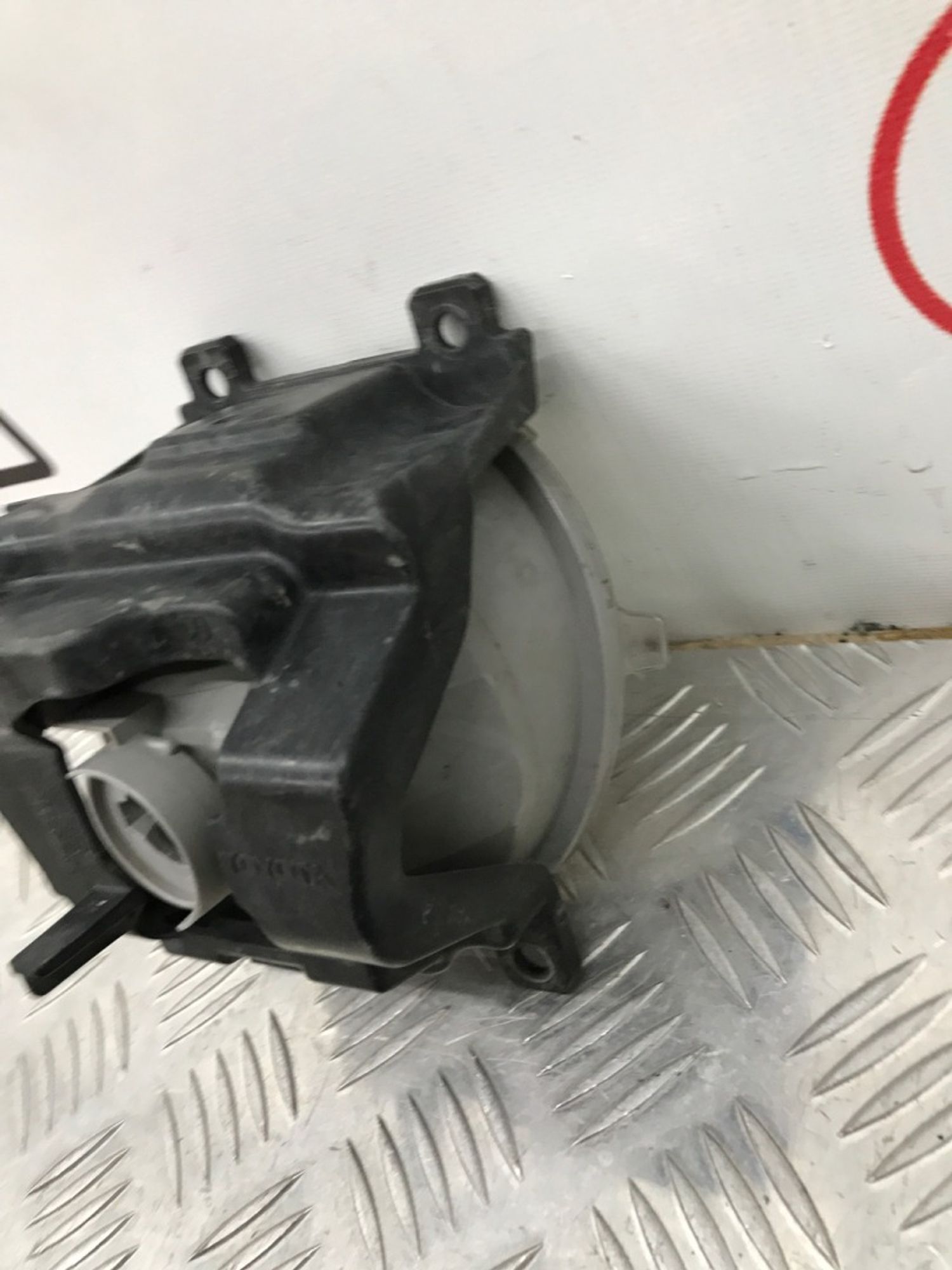 Б/У фара противотуманная передняя левая Toyota Hilux KUN15 2004, 990 рублей, Краснодар