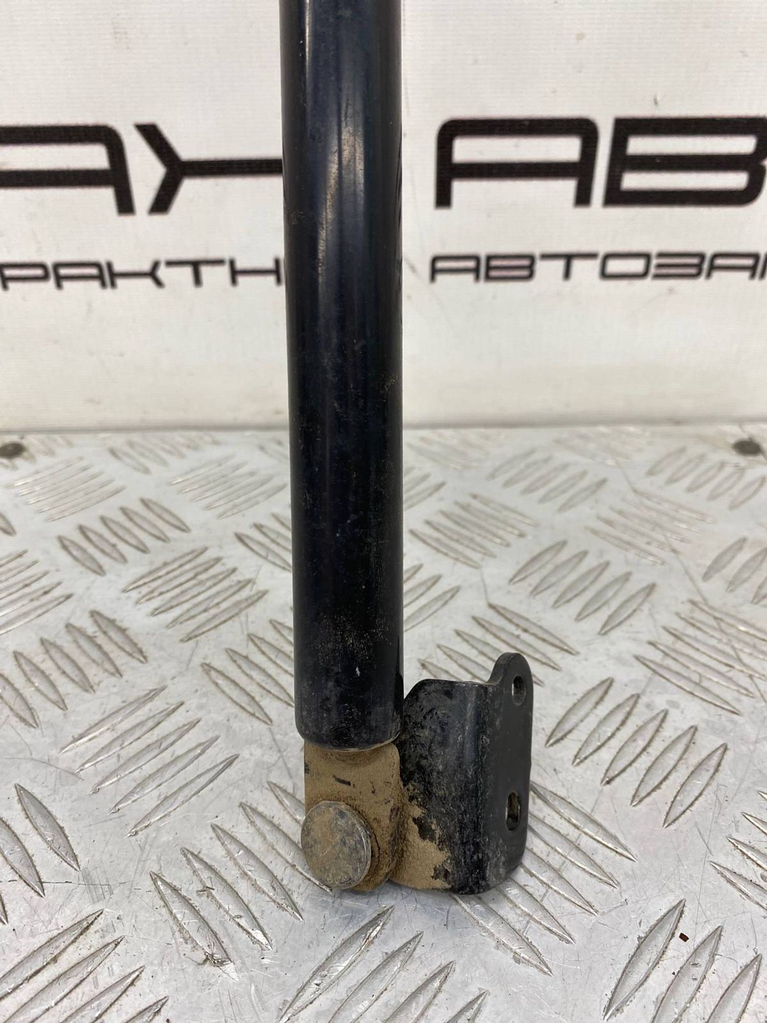 Б/У амортизатор багажника (газлифт, опора) задний, 800 рублей, Краснодар