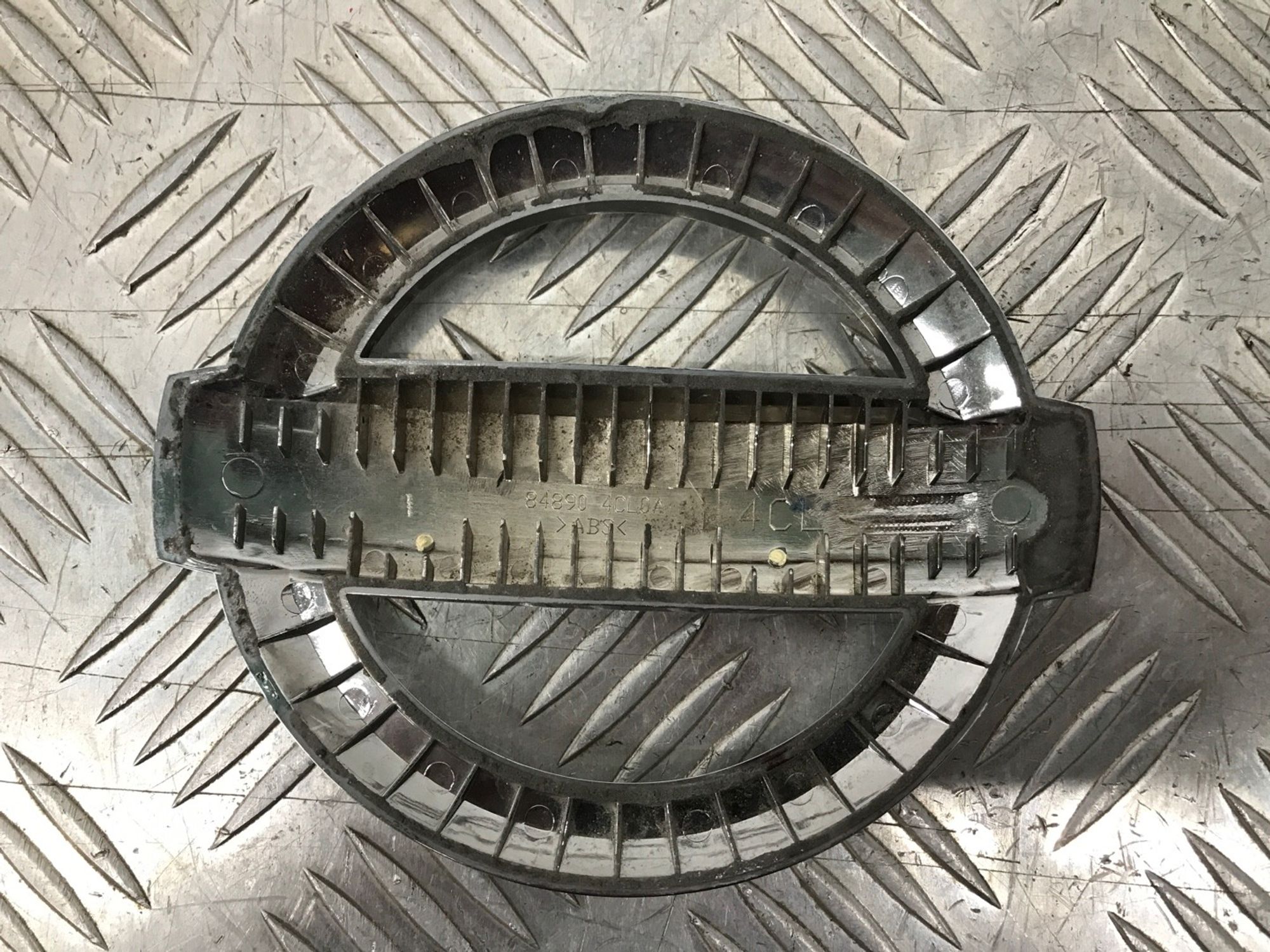 Б/У эмблема ( значок ) задний Nissan X-Trail T32 2013, 990 рублей, Краснодар