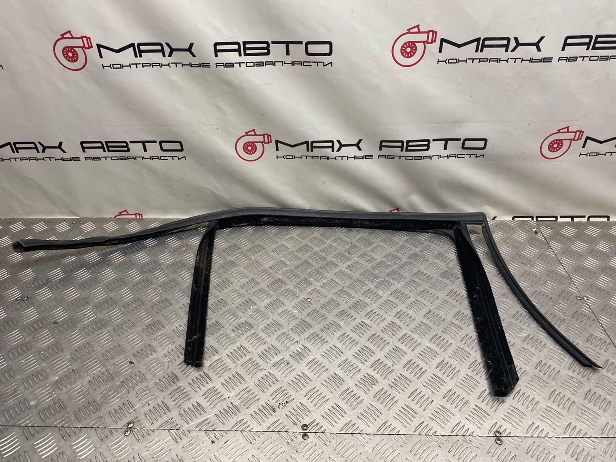 Уплотнительная резинка стекла задняя правая Mercedes Benz E-Class W212 2009, 990 рублей, Краснодар