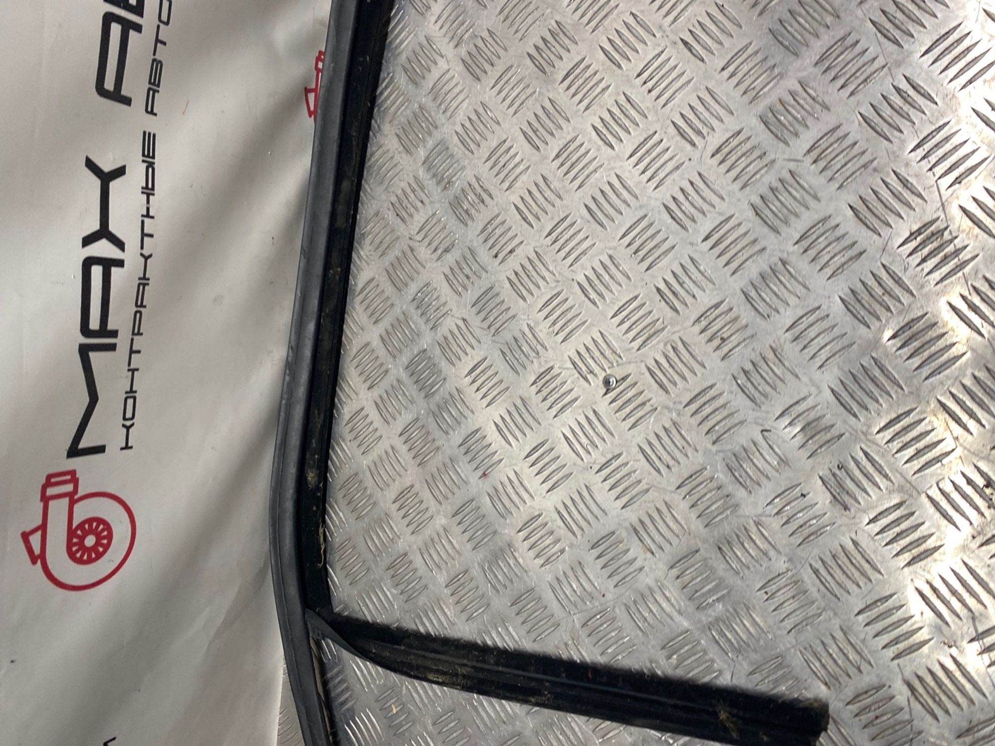 Уплотнительная резинка стекла задняя правая Mercedes Benz E-Class W212 2009, 990 рублей, Краснодар