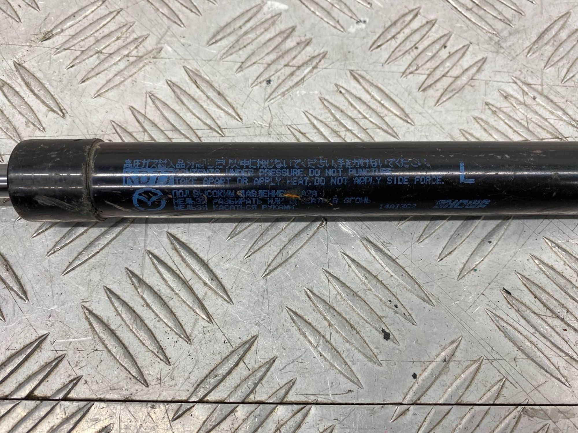 Б/У амортизатор багажника (газлифт, опора) задний, 800 рублей, Краснодар