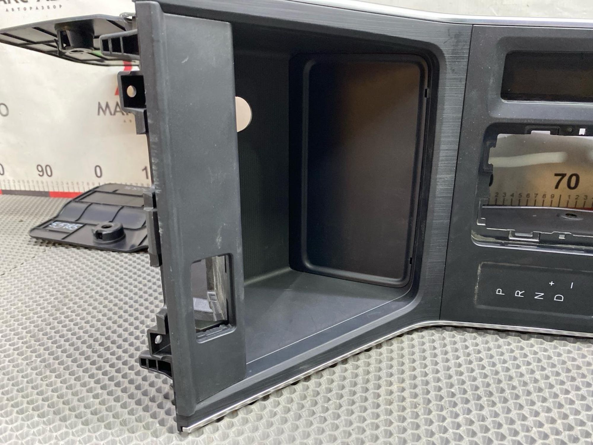 Б/У центральная Консоль между сидений, 4990 рублей, Краснодар