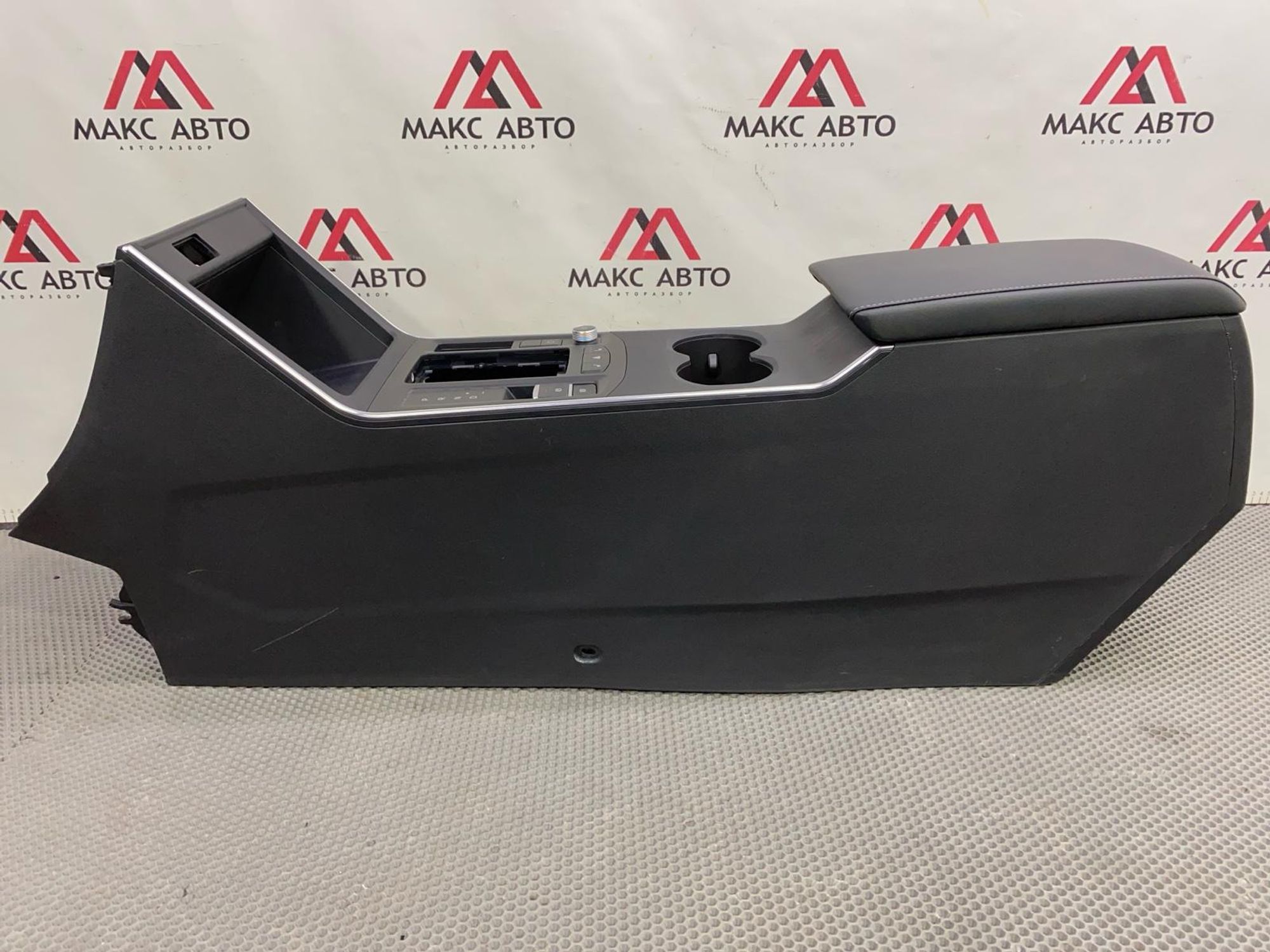 Б/У центральная Консоль между сидений, 4990 рублей, Краснодар