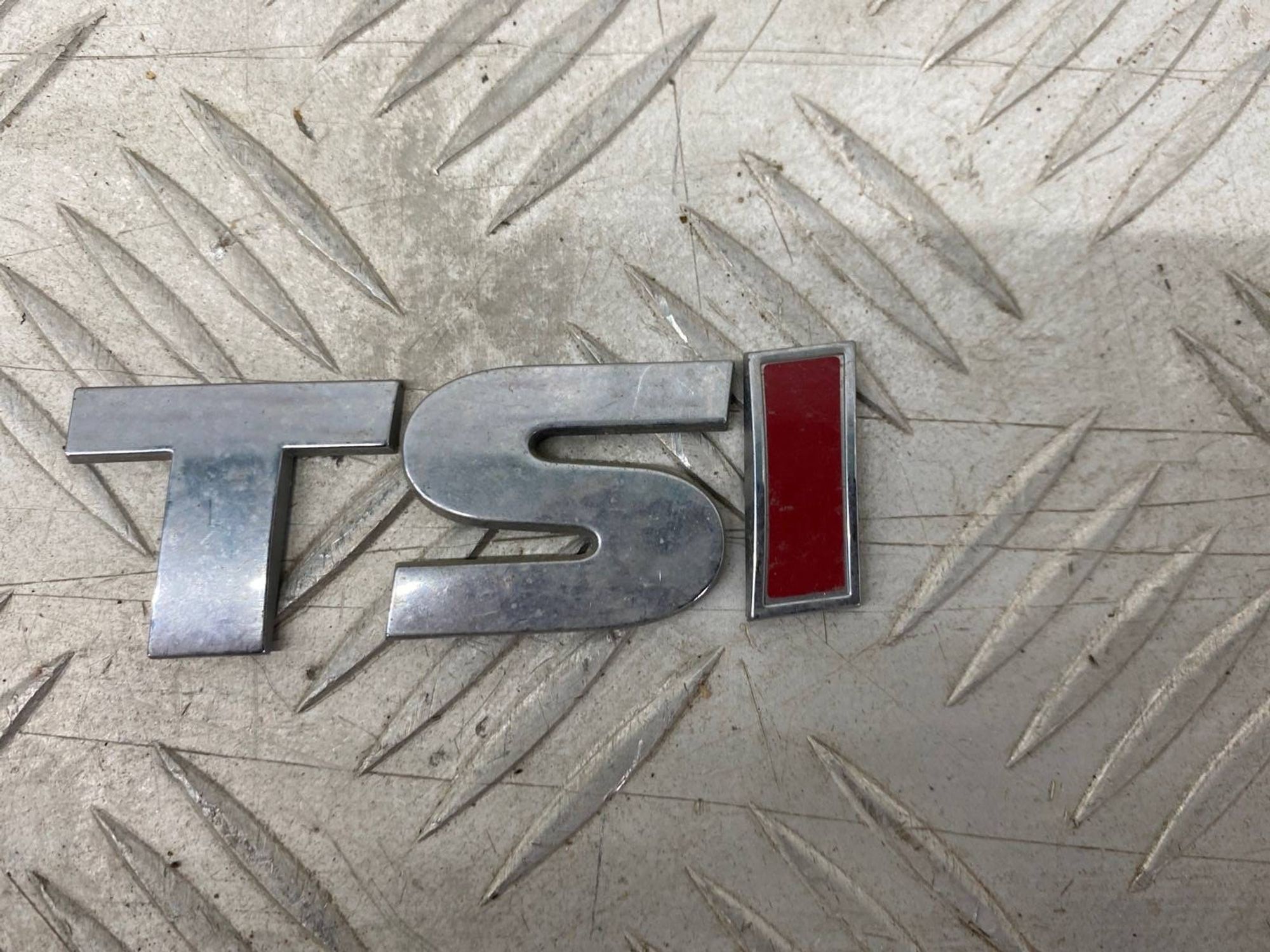 Б/У эмблема ( шильдик, значок ) задний Volkswagen, 800 рублей, Краснодар