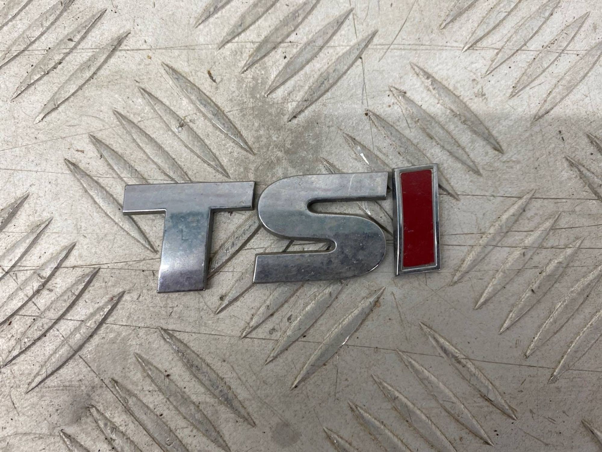 Б/У эмблема ( шильдик, значок ) задний Volkswagen, 800 рублей, Краснодар