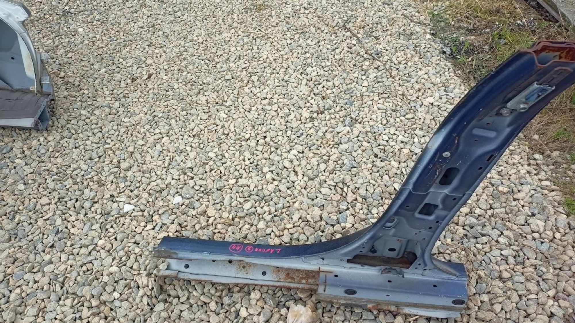 Центральная стойка кузова правая Mitsubishi Lancer 9 4G93 2005, 1990 рублей, Краснодар