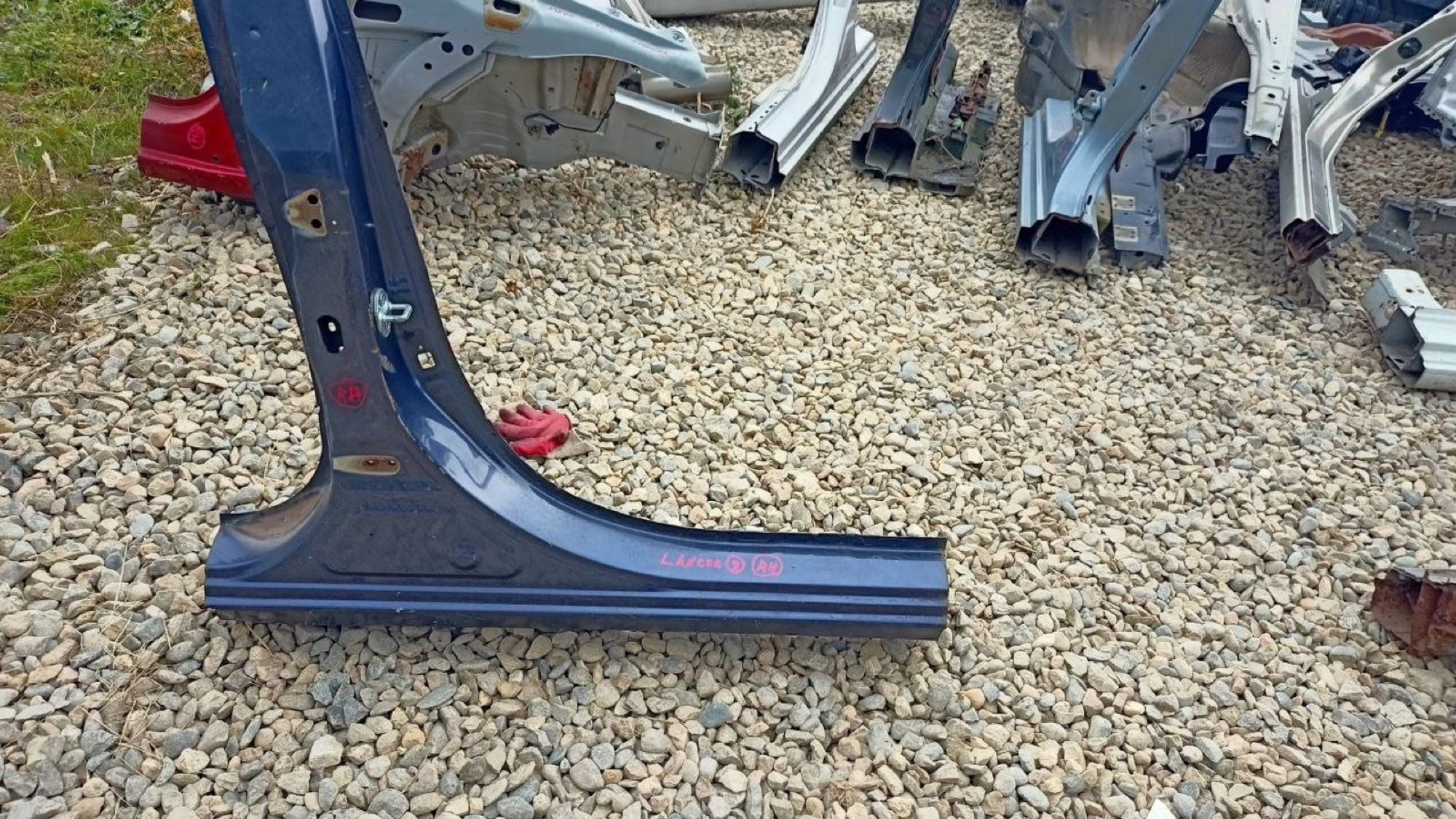 Центральная стойка кузова правая Mitsubishi Lancer 9 4G93 2005, 1990 рублей, Краснодар