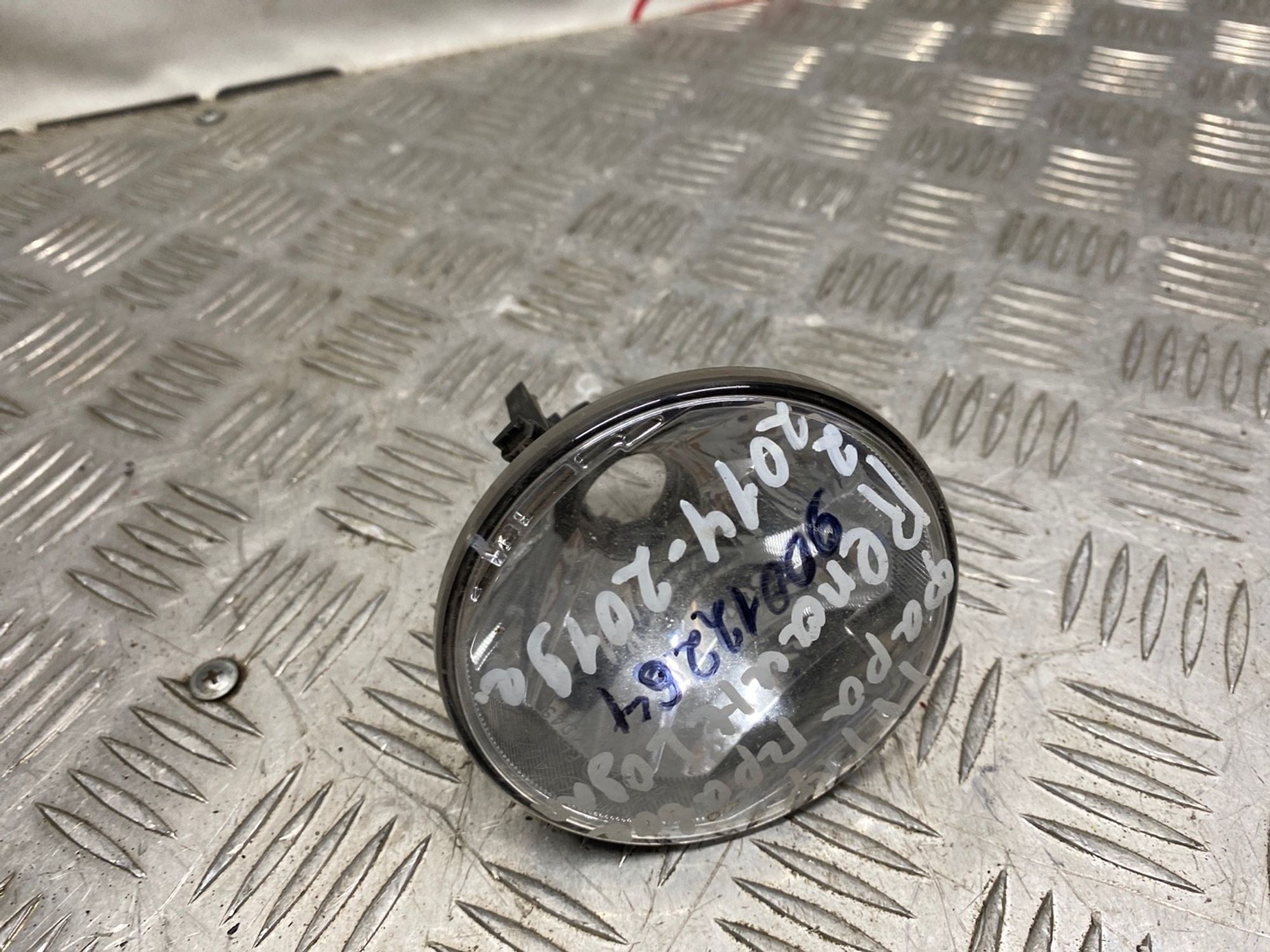 Б/У фара противотуманная передний Renault Logan L8 2014, 890 рублей, Краснодар