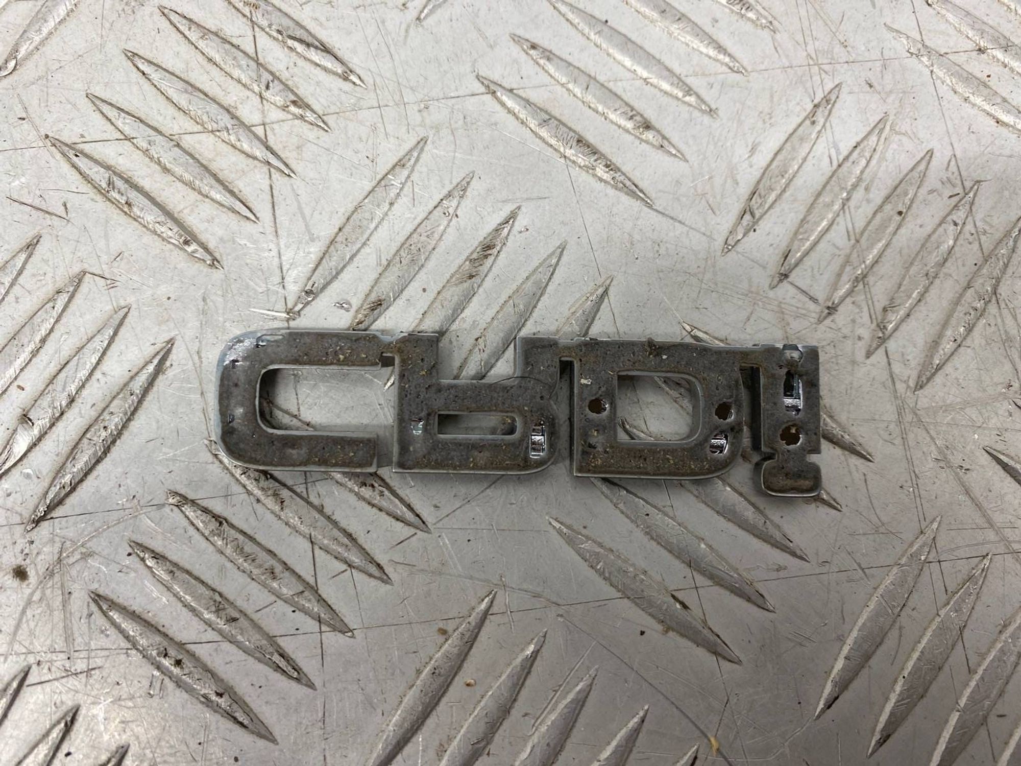 Б/У эмблема ( шильдик, значок ) задний Kia Sorento, 1600 рублей, Краснодар