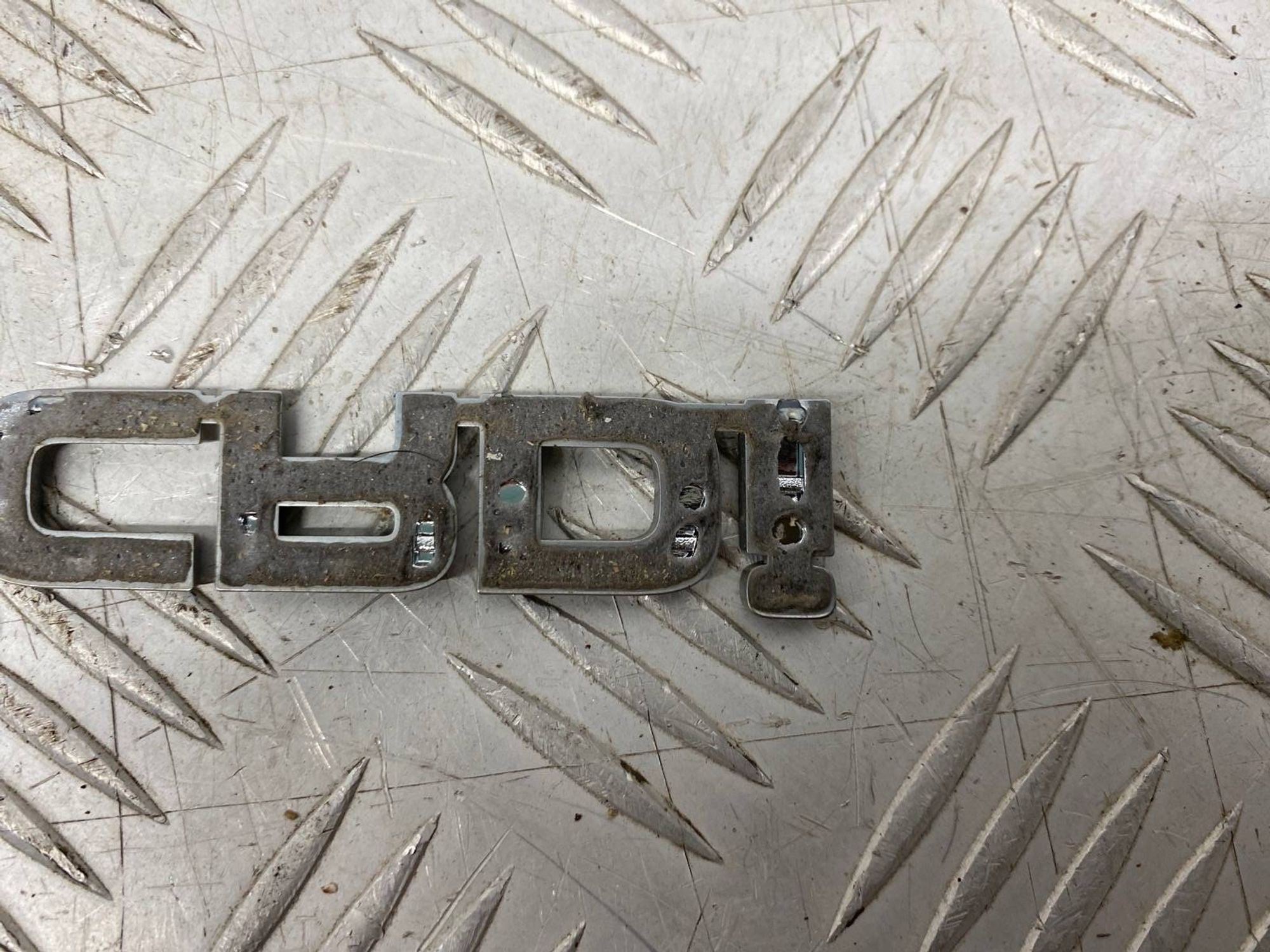 Б/У эмблема ( шильдик, значок ) задний Kia Sorento, 1600 рублей, Краснодар