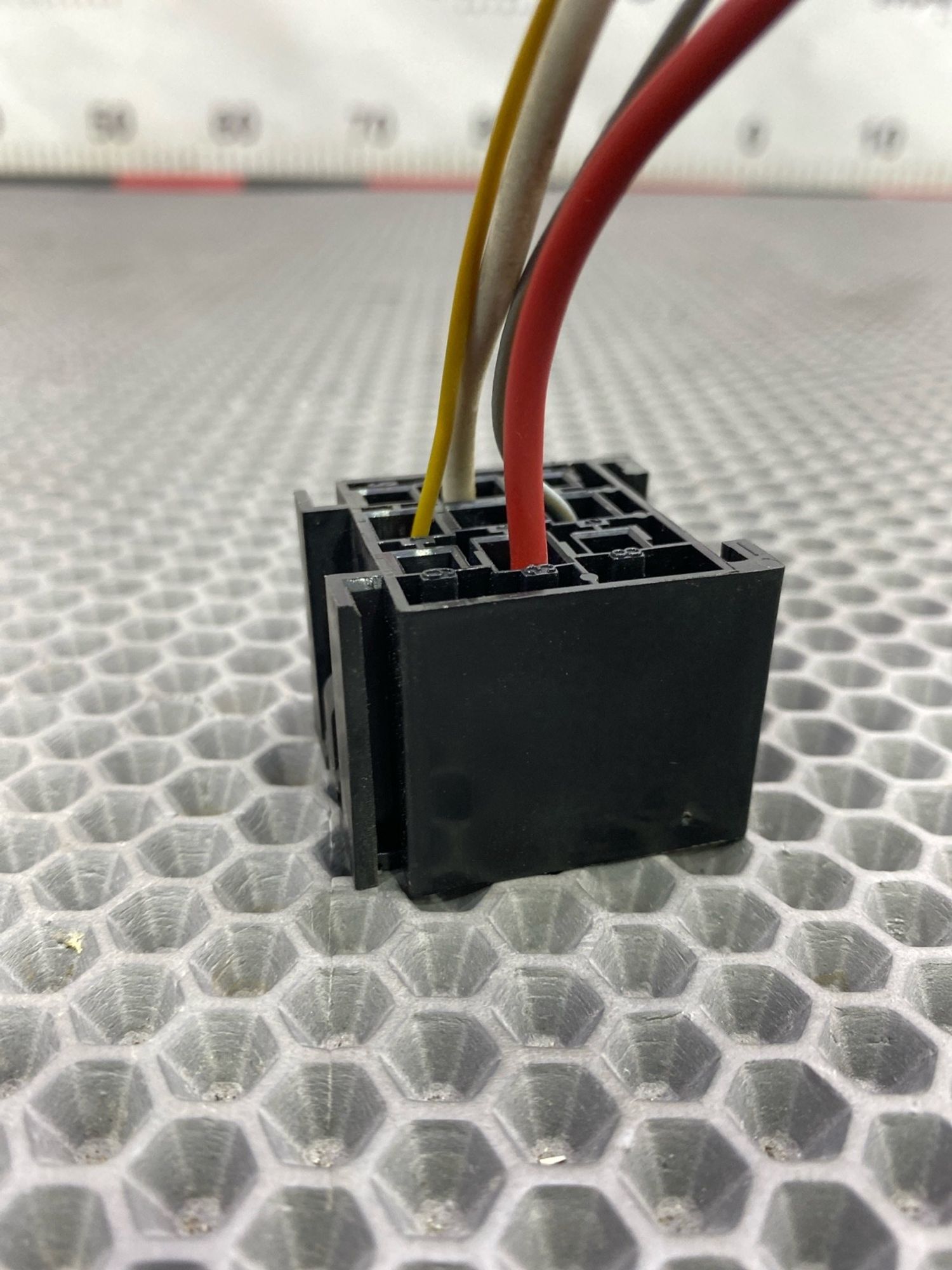 Б/У Фишка реле ( разъем ) Renault Logan LS0G K7J710 1.4L 2007, 399 рублей, Краснодар