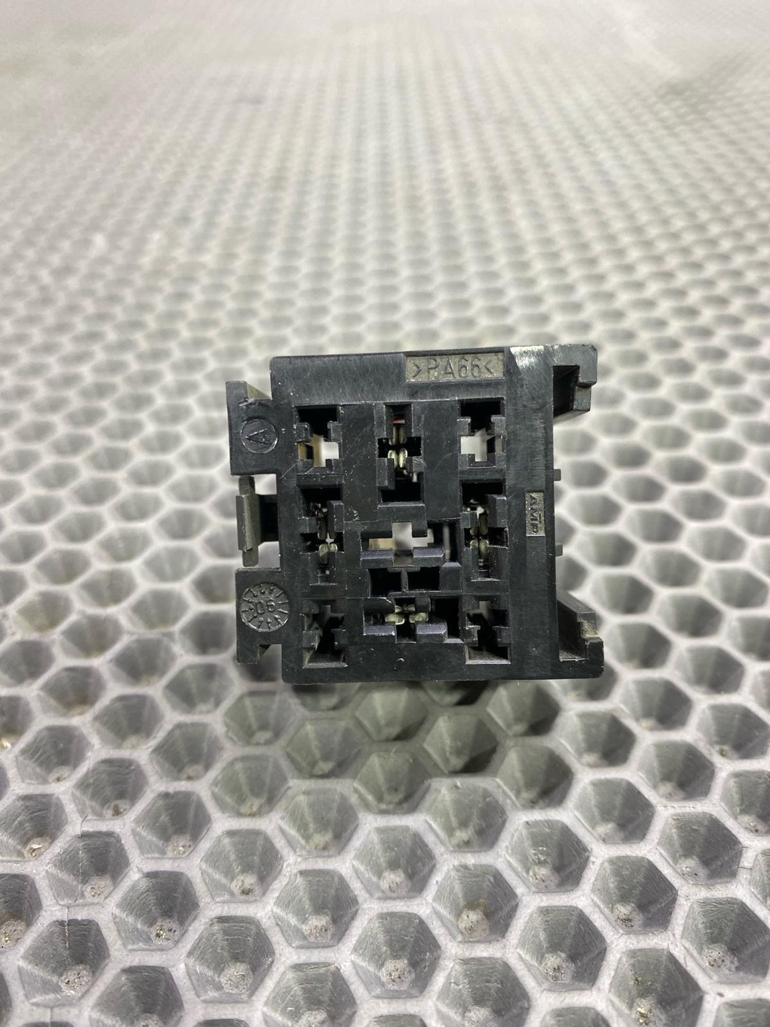 Б/У Фишка реле ( разъем ) Renault Logan LS0G K7J710 1.4L 2007, 399 рублей, Краснодар