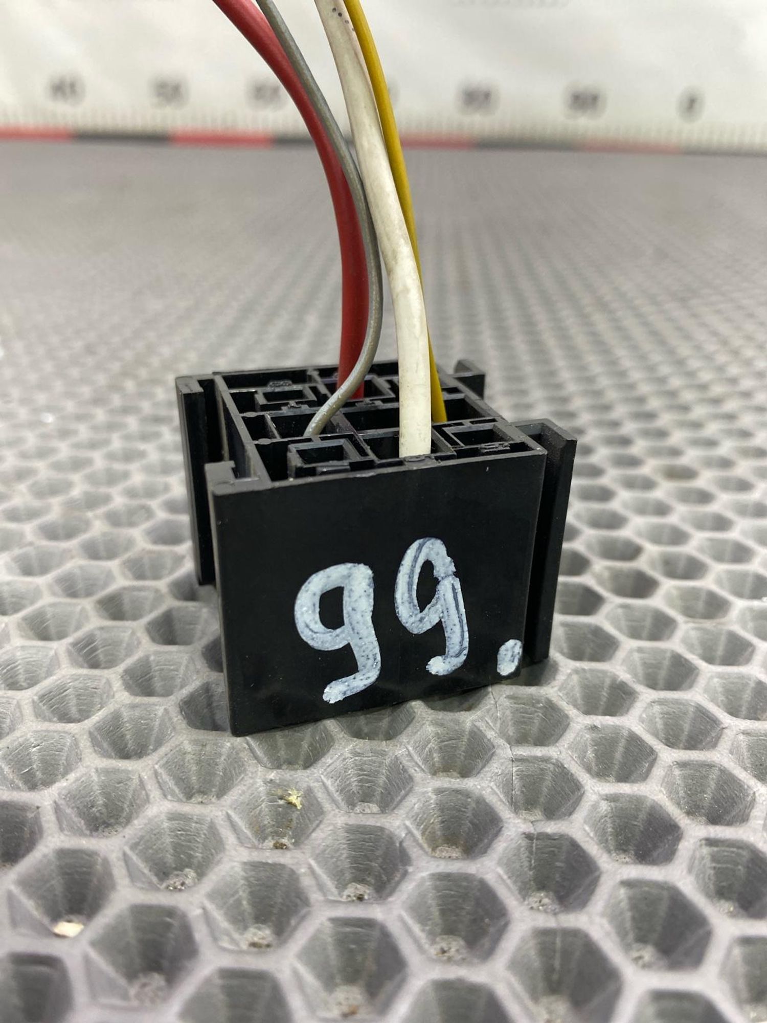 Б/У Фишка реле ( разъем ) Renault Logan LS0G K7J710 1.4L 2007, 399 рублей, Краснодар