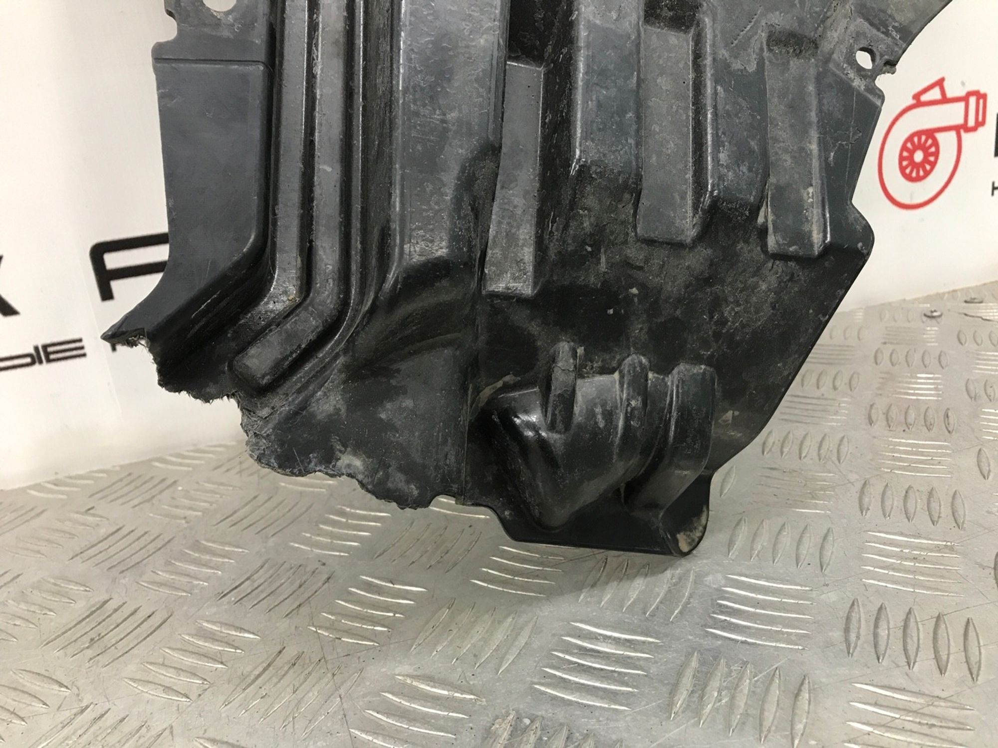 Б/У защита бампера ( пыльник ) передний левый, 4400 рублей, Краснодар