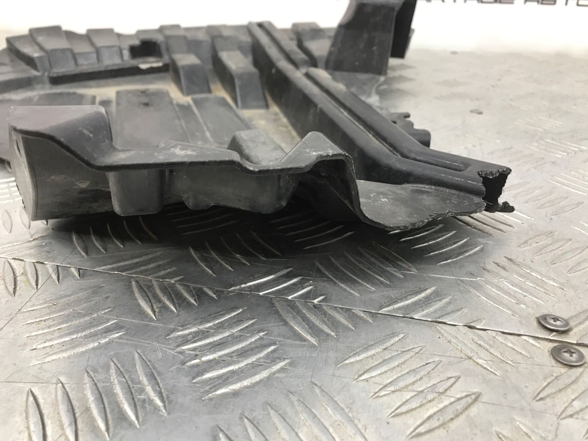 Б/У защита бампера ( пыльник ) передний левый, 4400 рублей, Краснодар