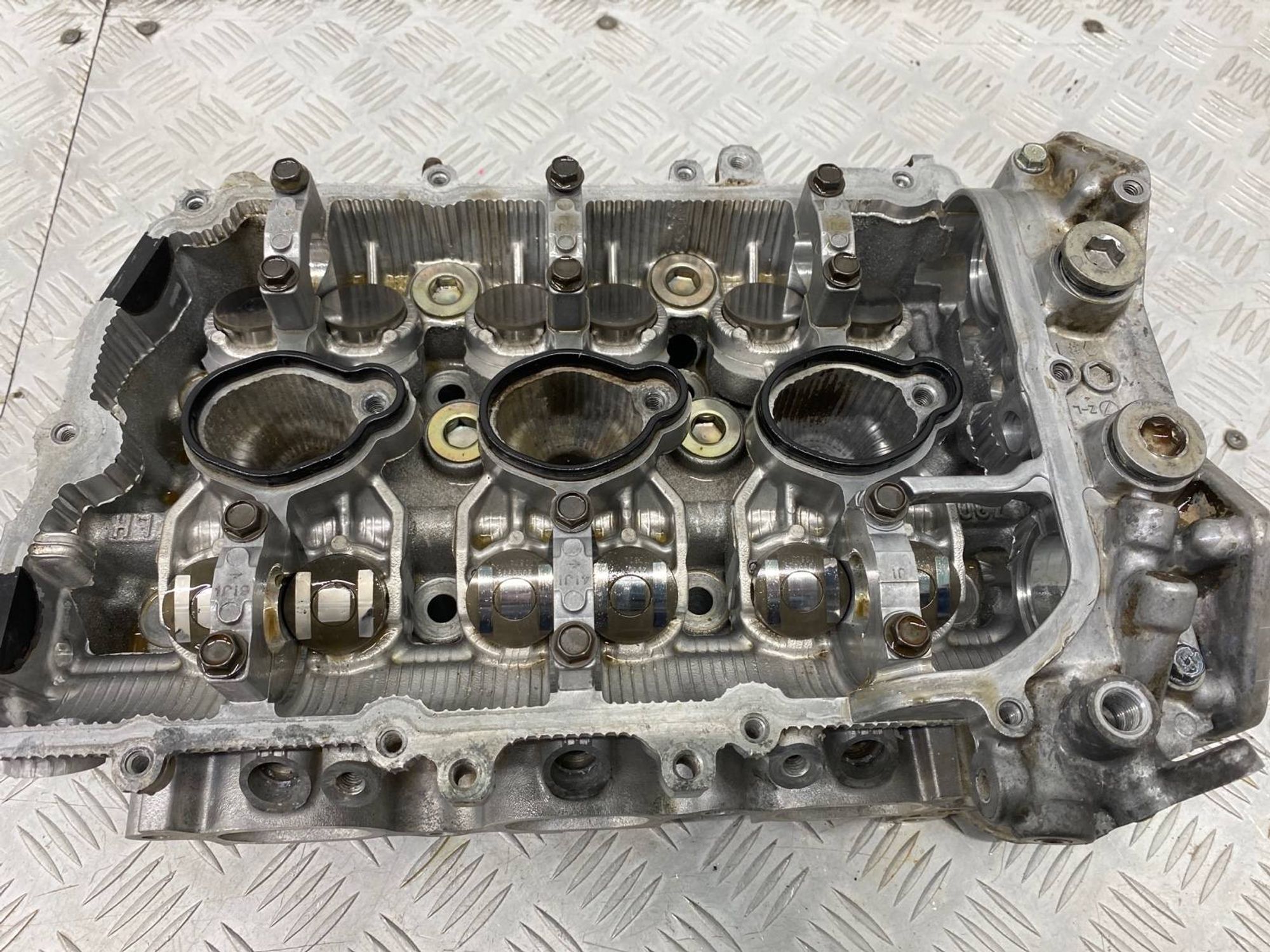 Б/У головка блока цилиндров (ГБЦ) левый Subaru, 8000 рублей, Краснодар