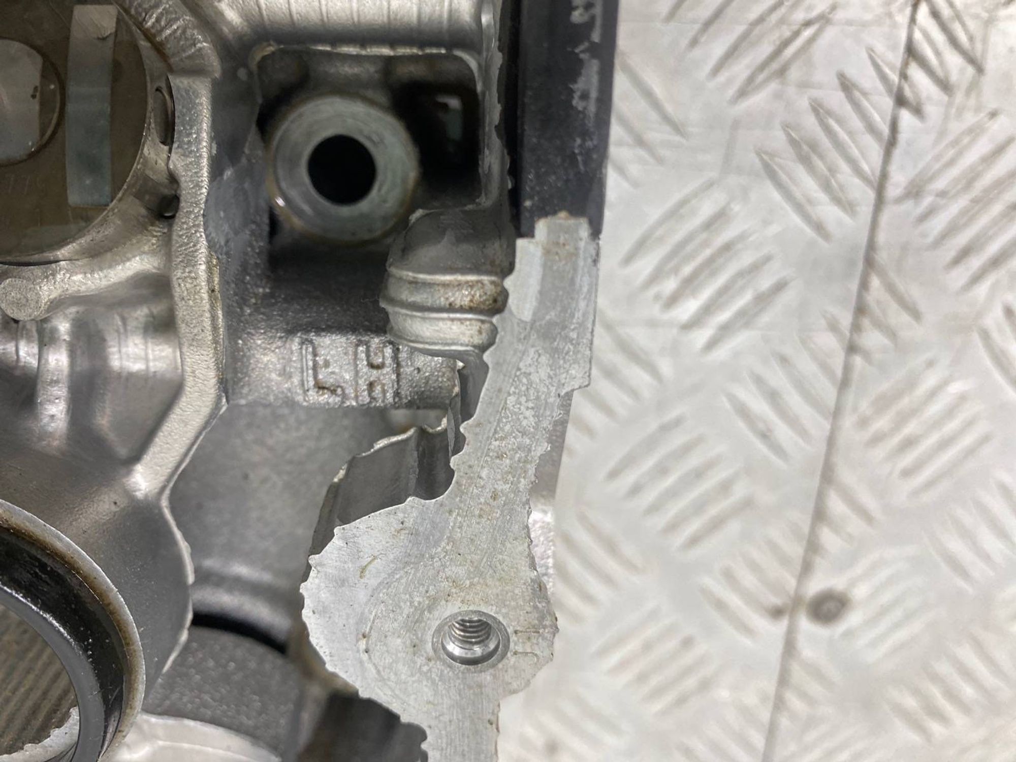 Б/У головка блока цилиндров (ГБЦ) левый Subaru, 8000 рублей, Краснодар