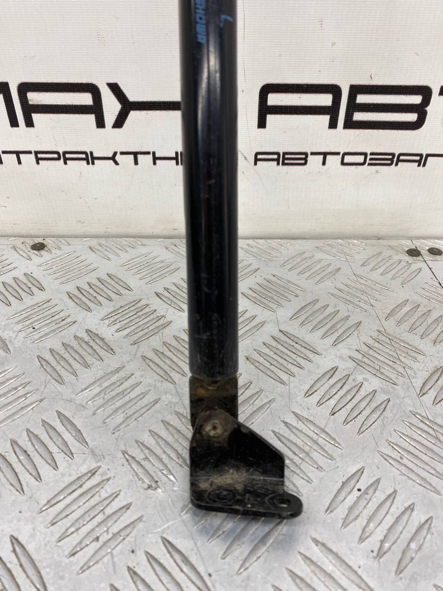 Б/У амортизатор багажника (газлифт, опора) задний, 800 рублей, Краснодар