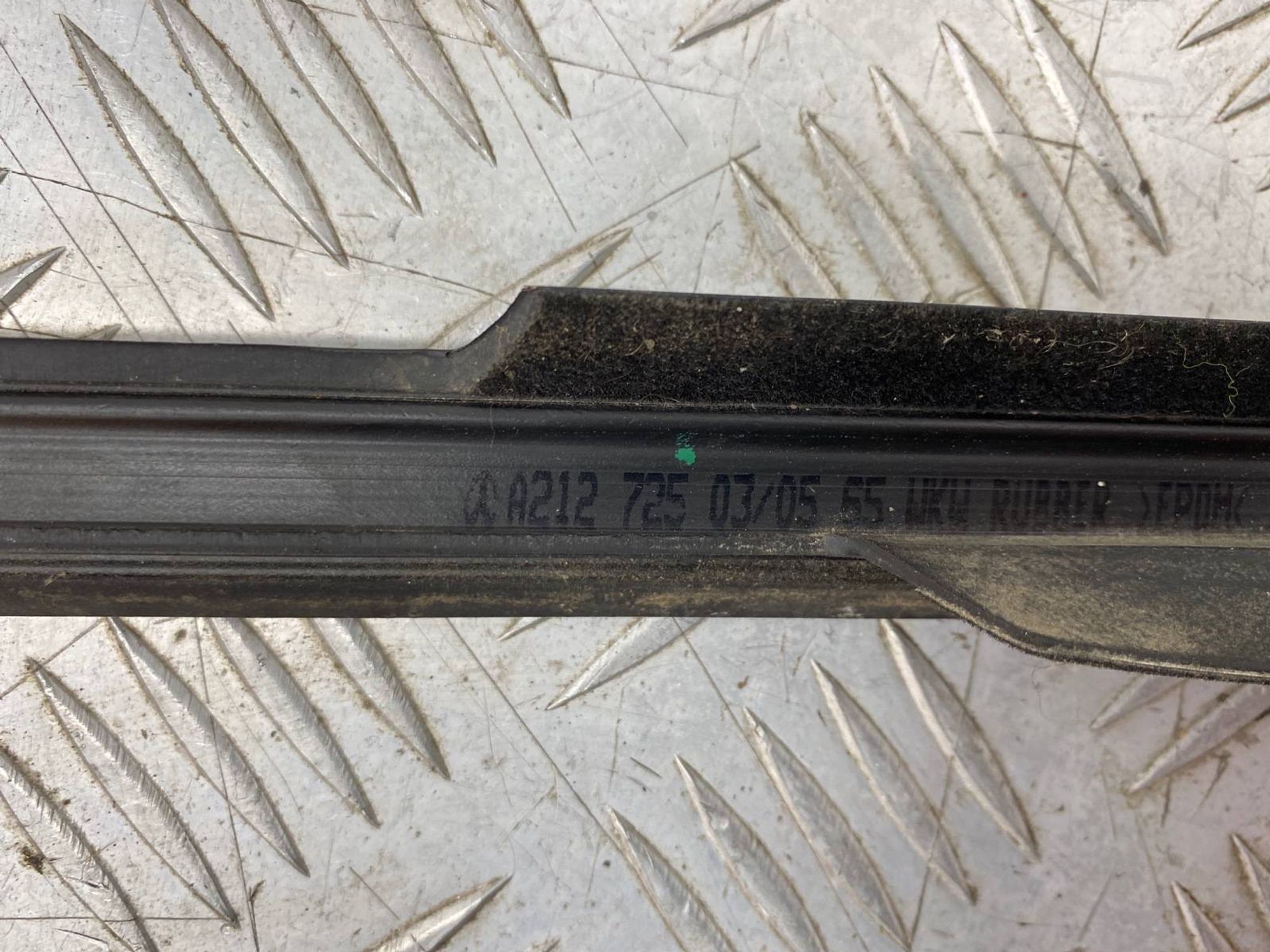 Б/У накладка стекла двери (молдинг, бархотка), 1600 рублей, Краснодар