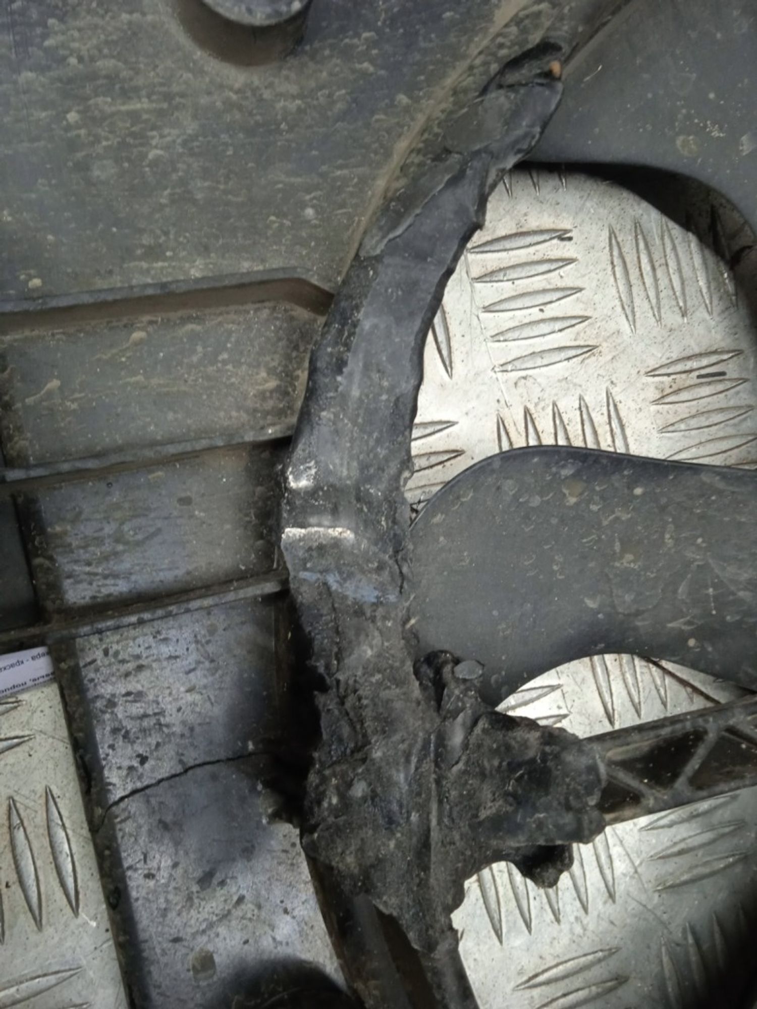 Б/У диффузор радиатора (вентилятор) Renault Duster HSA F4R 2012, 3990 рублей, Краснодар