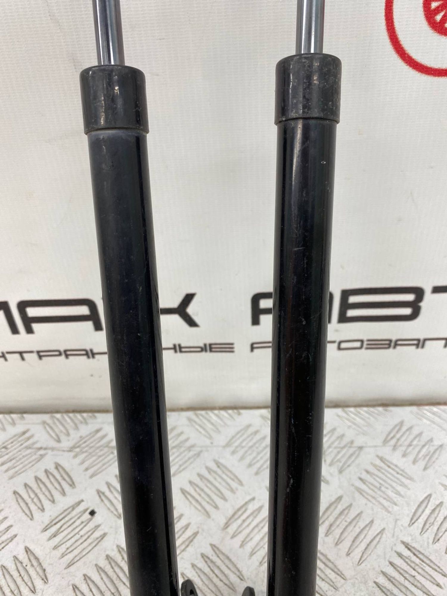 Б/У амортизатор багажника (газлифт, опора) задний, 1520 рублей, Краснодар