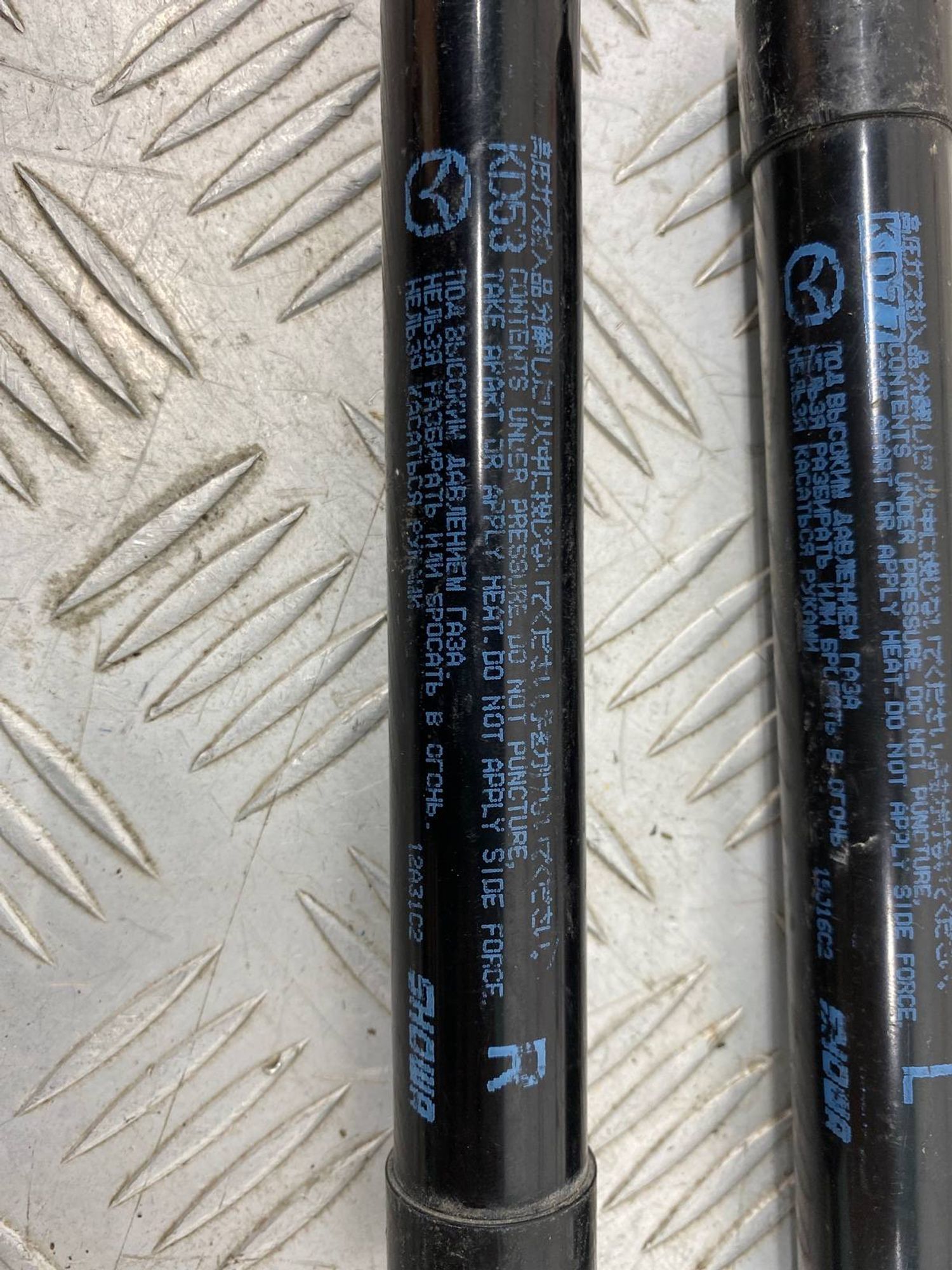 Б/У амортизатор багажника (газлифт, опора) задний, 1520 рублей, Краснодар