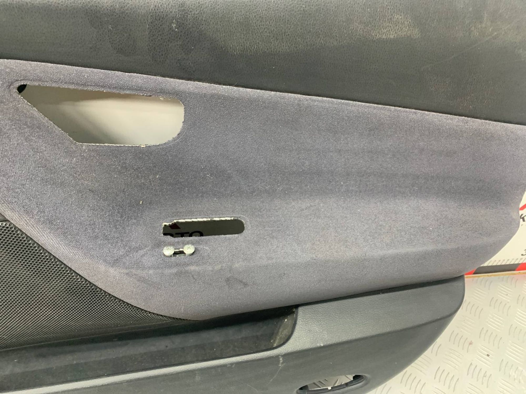 Б/У дверная карта (обшивка двери) передний правый, 1200 рублей, Краснодар