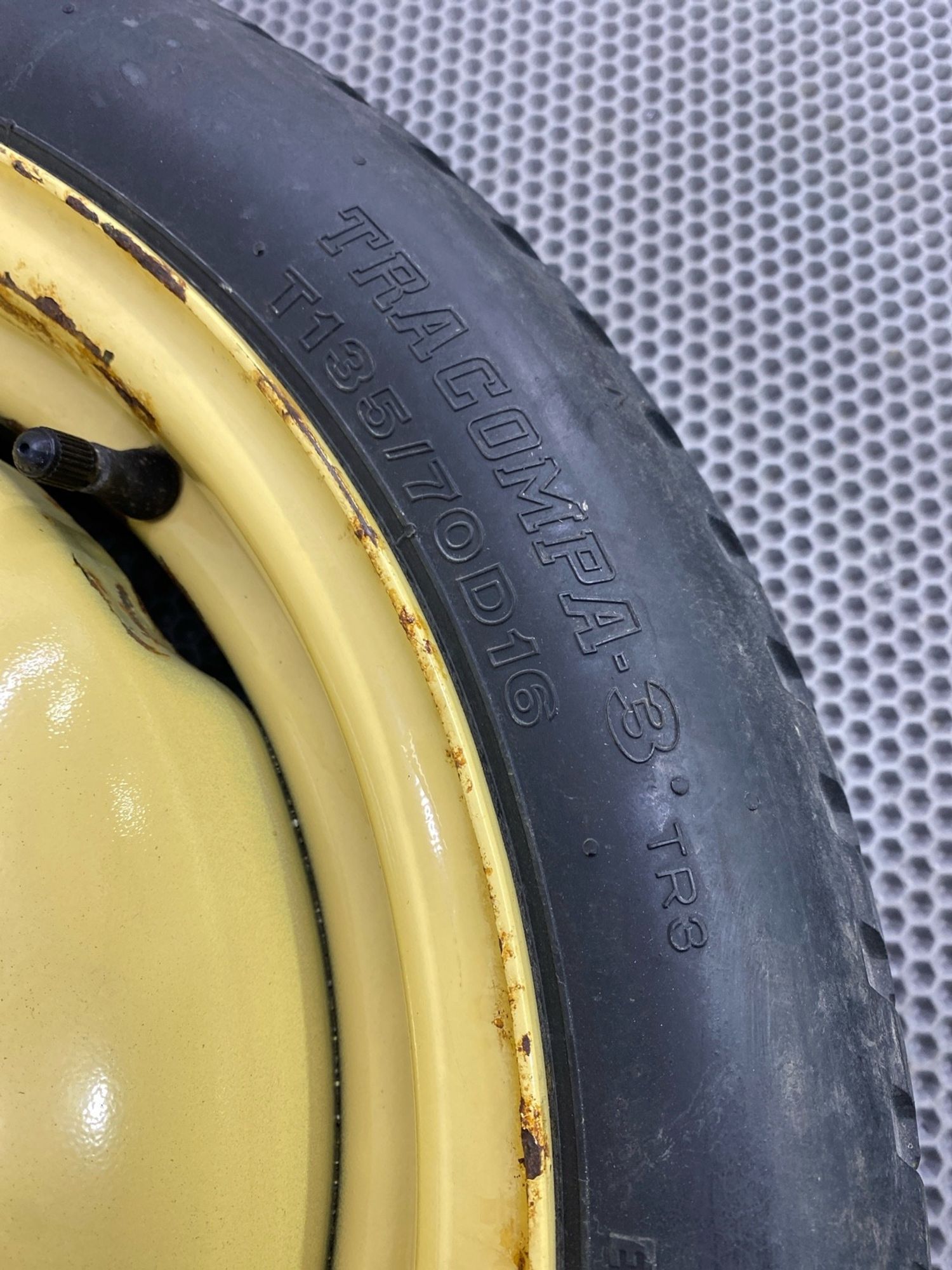 КОЛЕСО ЗАПАСНОЕ  16 Bridgestone tracompa 3 45ET 5x114.3 Штампованый Летняя, 4990 рублей, Краснодар