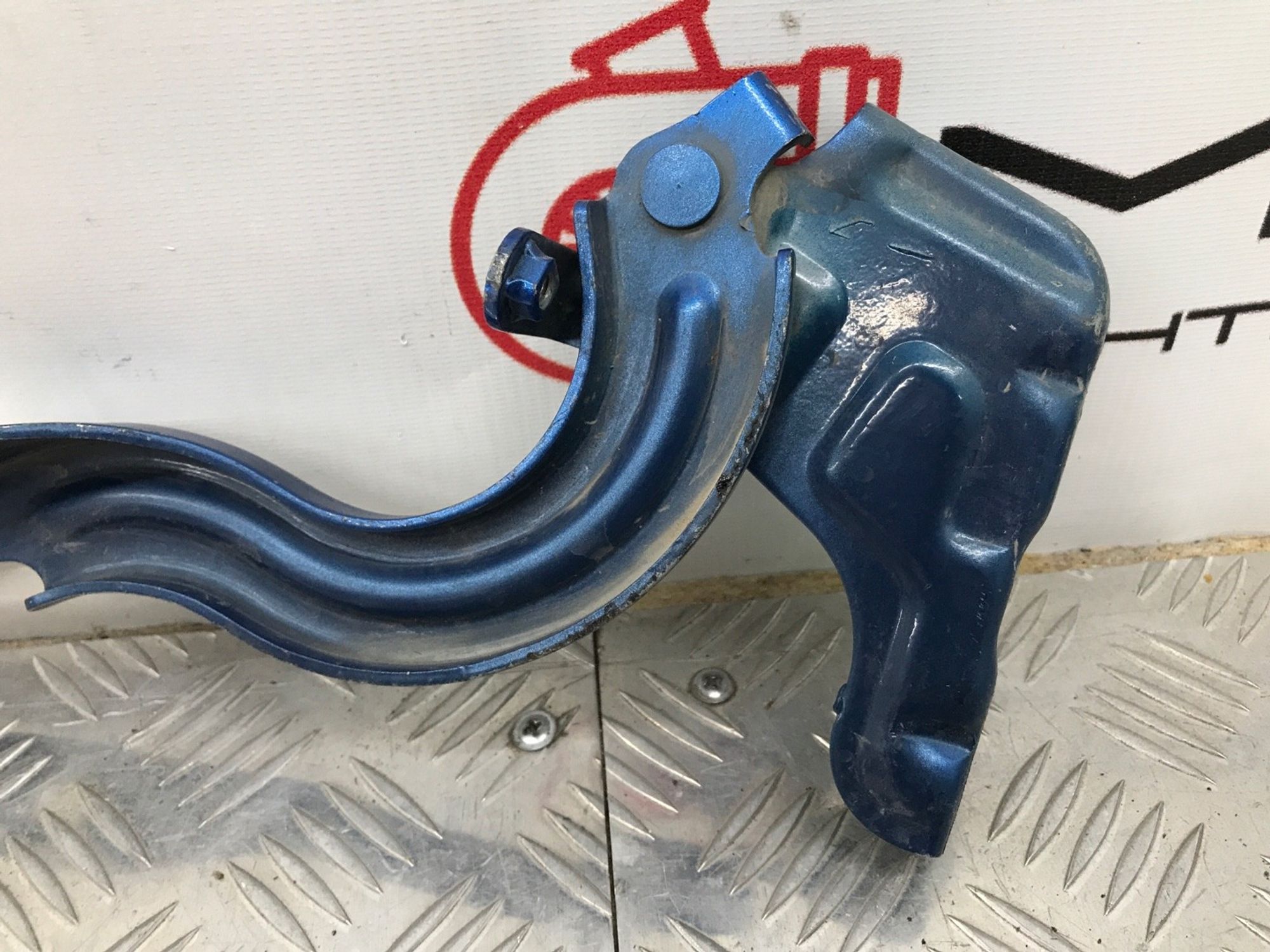 Б/У петли капота передний правый Kia Rio 4 FB 2016, 1370 рублей, Краснодар