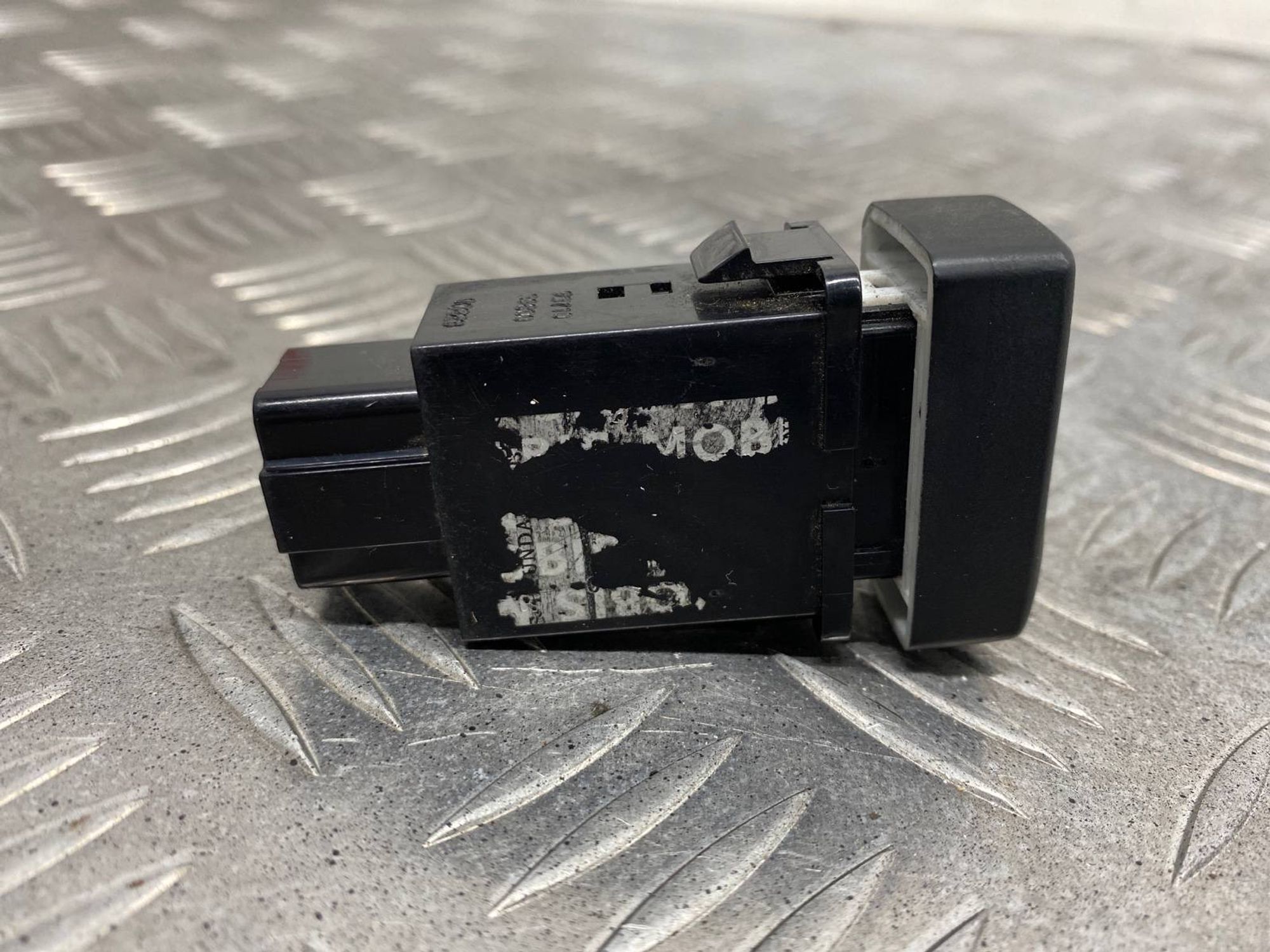 Б/У кнопка подогрева сиденья передний правый, 800 рублей, Краснодар