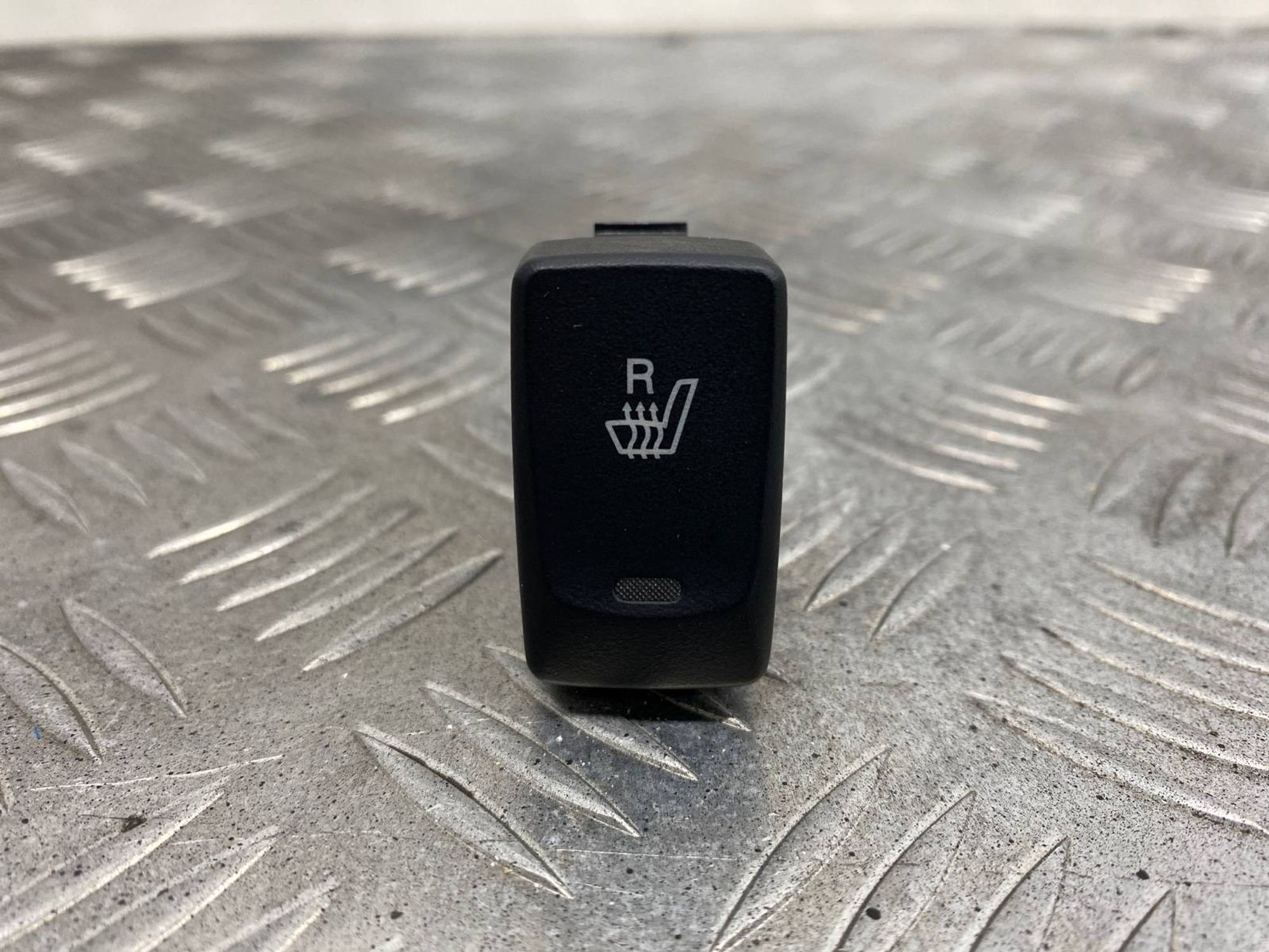 Б/У кнопка подогрева сиденья передний правый, 800 рублей, Краснодар