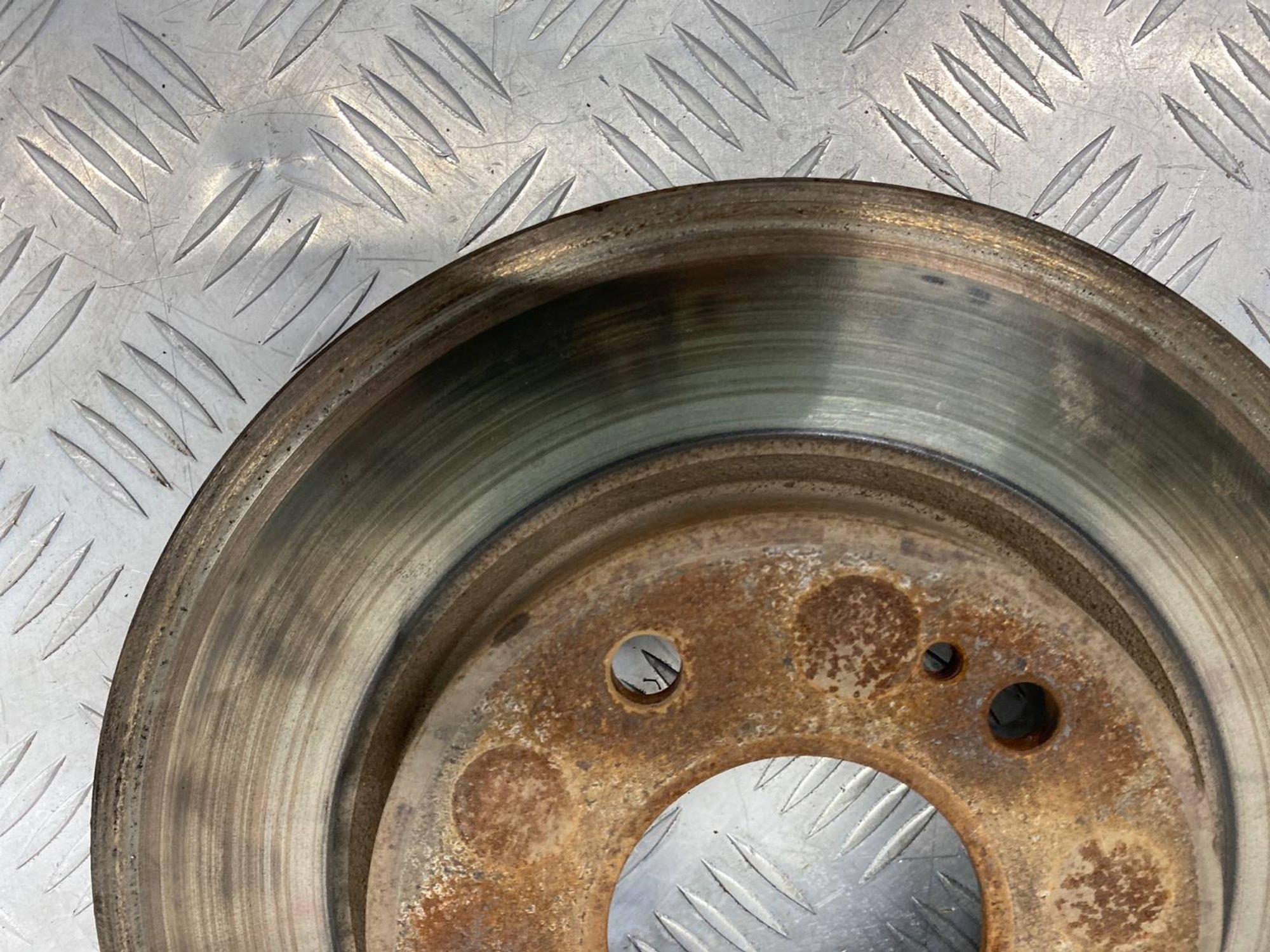 Б/У тормозной диск передний Mitsubishi, 480 рублей, Краснодар