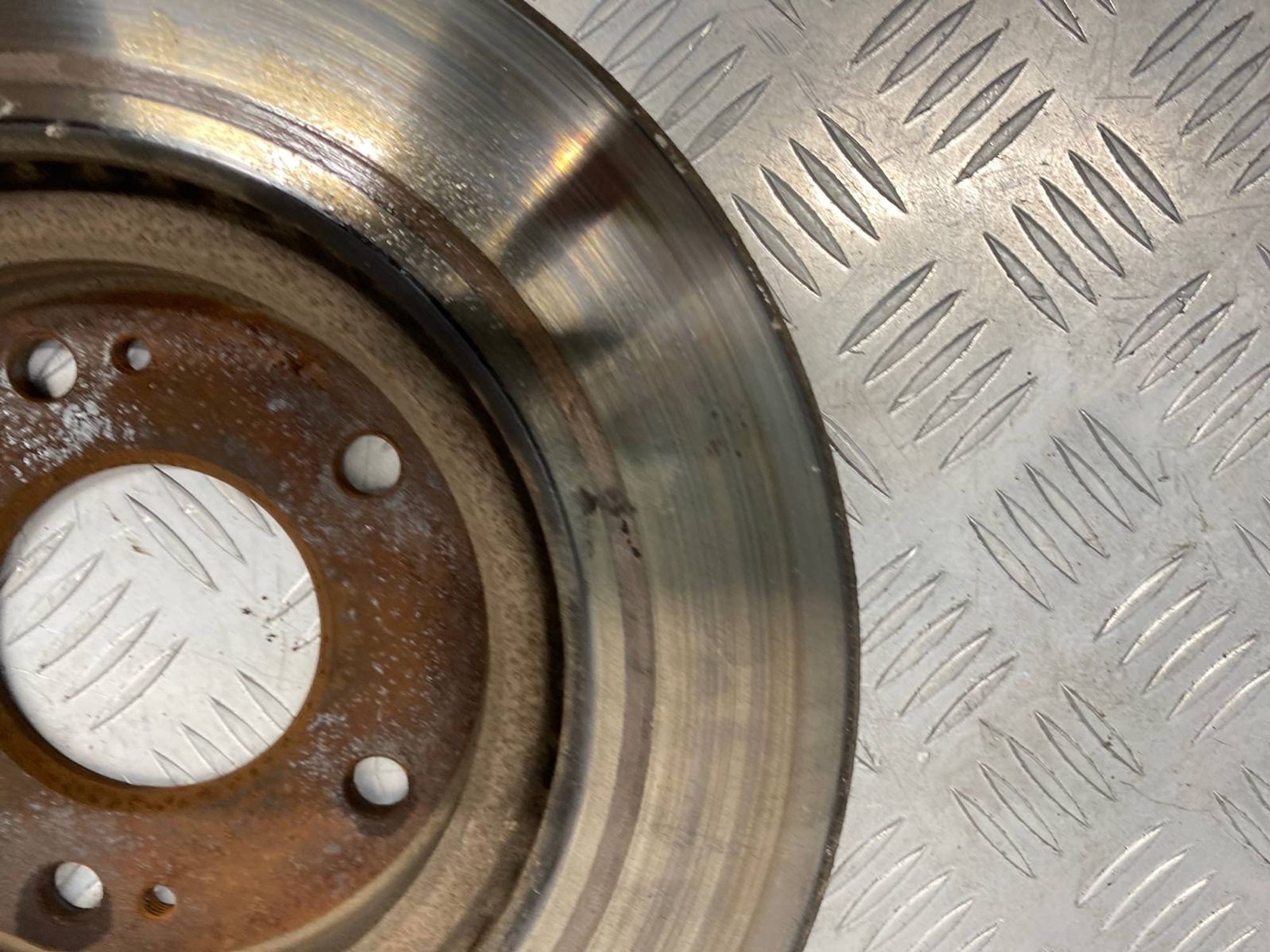 Б/У тормозной диск передний Mitsubishi, 480 рублей, Краснодар