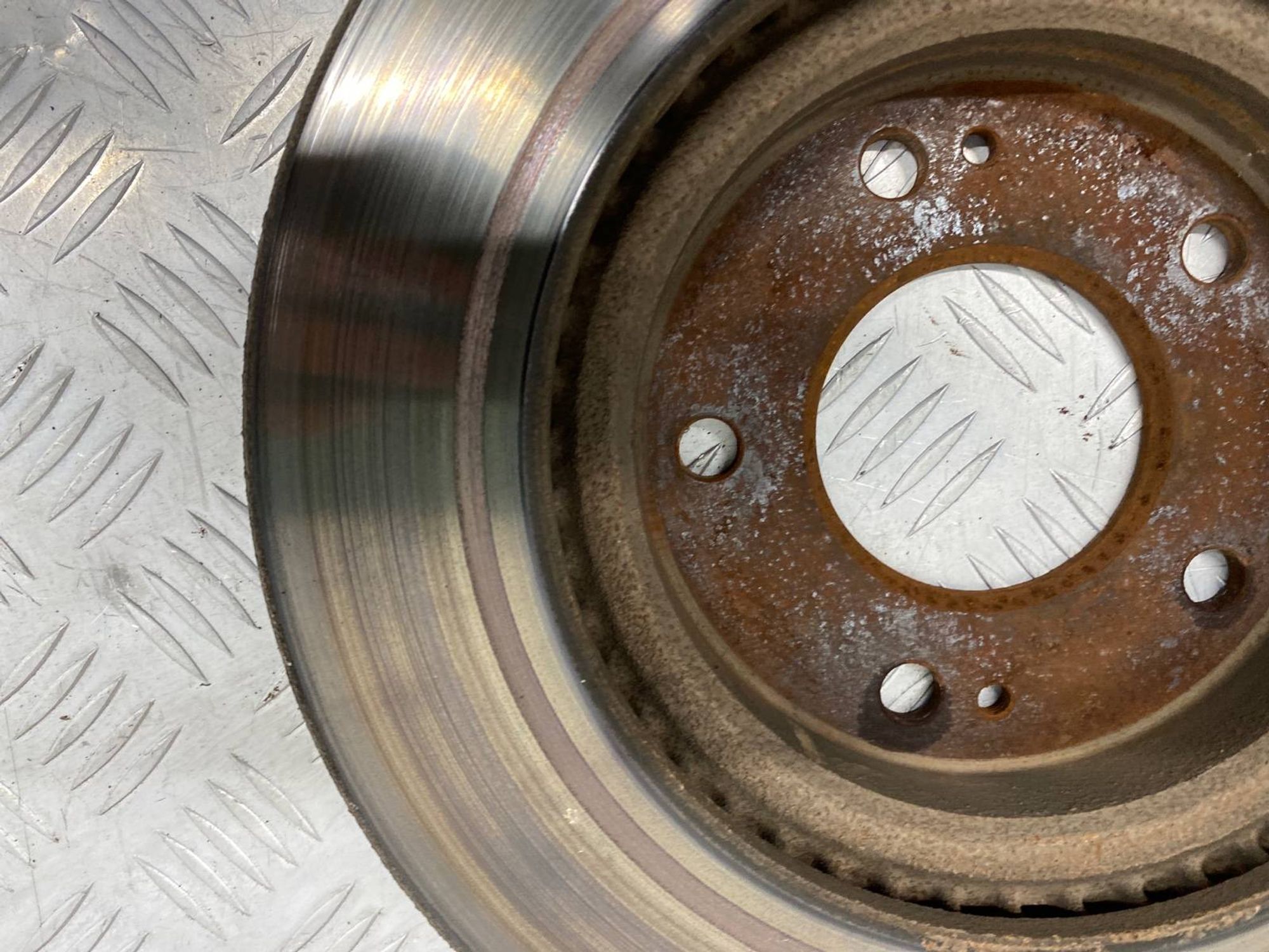 Б/У тормозной диск передний Mitsubishi, 480 рублей, Краснодар