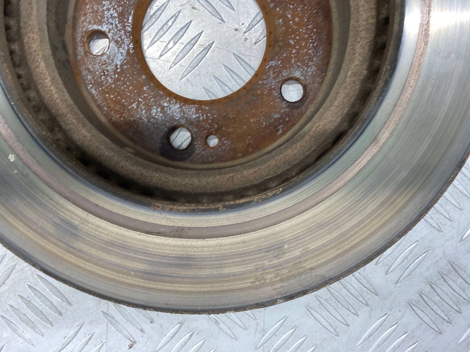 Б/У тормозной диск передний Mitsubishi, 480 рублей, Краснодар