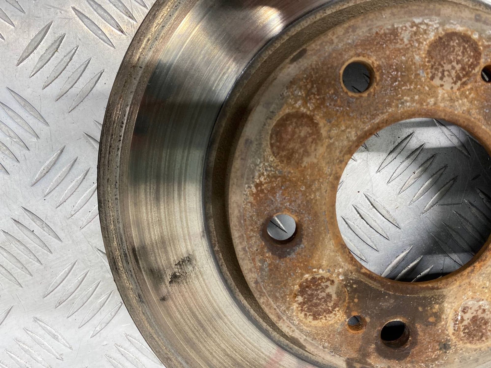 Б/У тормозной диск передний Mitsubishi, 480 рублей, Краснодар