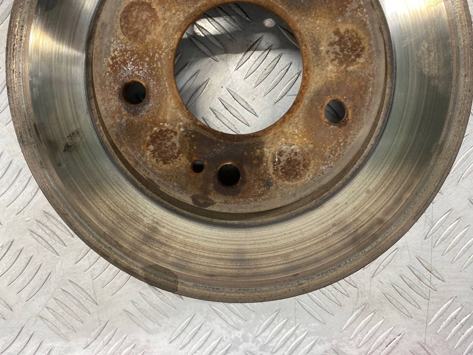 Б/У тормозной диск передний Mitsubishi, 480 рублей, Краснодар