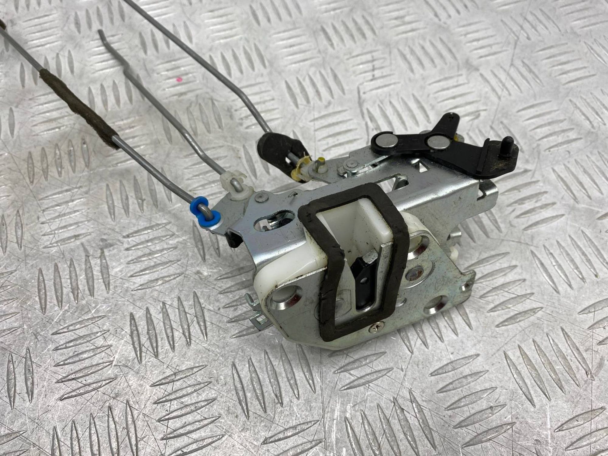 Б\У Замок двери задний левый Kia Clarus 2001, 990 рублей, Краснодар