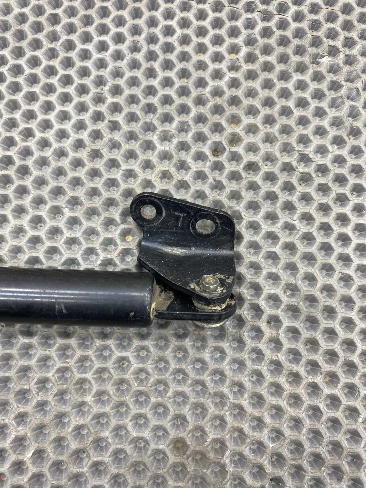 Амортизатор крышки багажника Mazda Cx-5 KE PEVPS 2012, 990 рублей, Краснодар