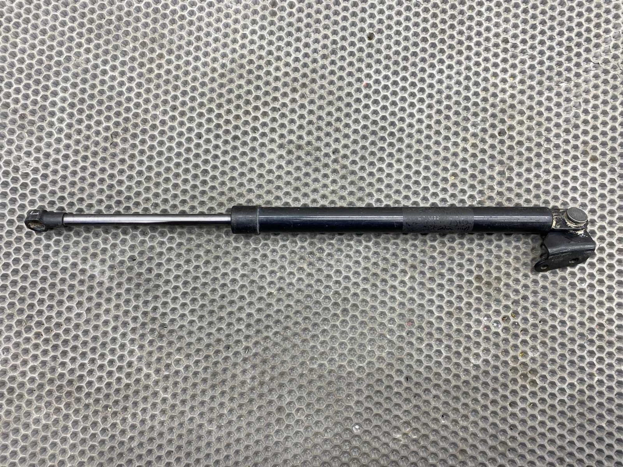 Амортизатор крышки багажника Mazda Cx-5 KE PEVPS 2012, 990 рублей, Краснодар