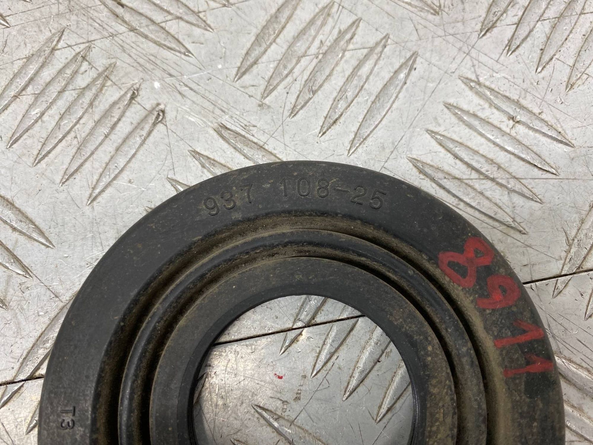 Б/У пыльник фары Nissan Pathfinder R52 VQ35DD 2012, 640 рублей, Краснодар