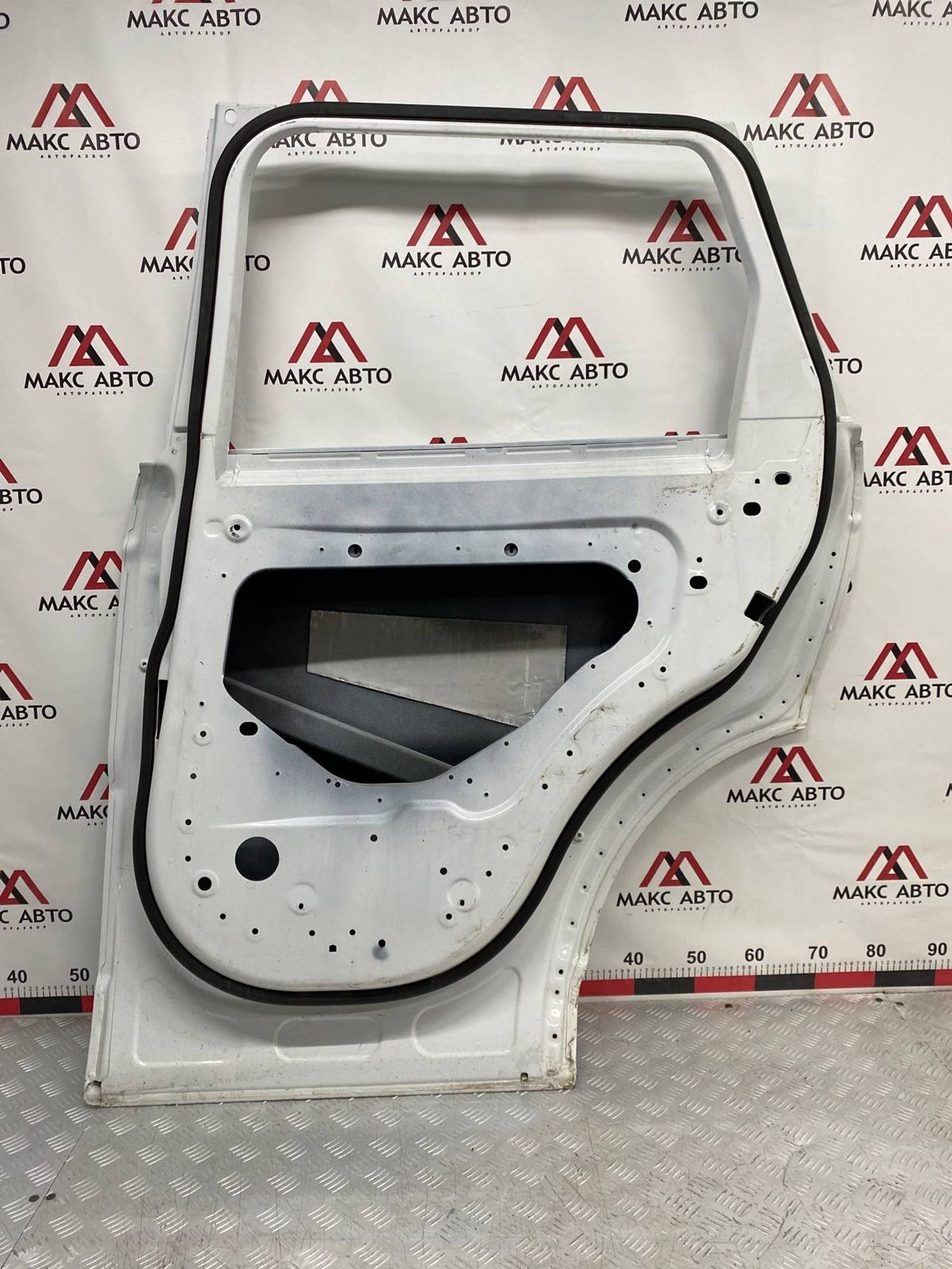 ДЕФЕКТ Дверь задняя правая Land Rover Range Rover Sport L494 2013, 5990 рублей, Краснодар