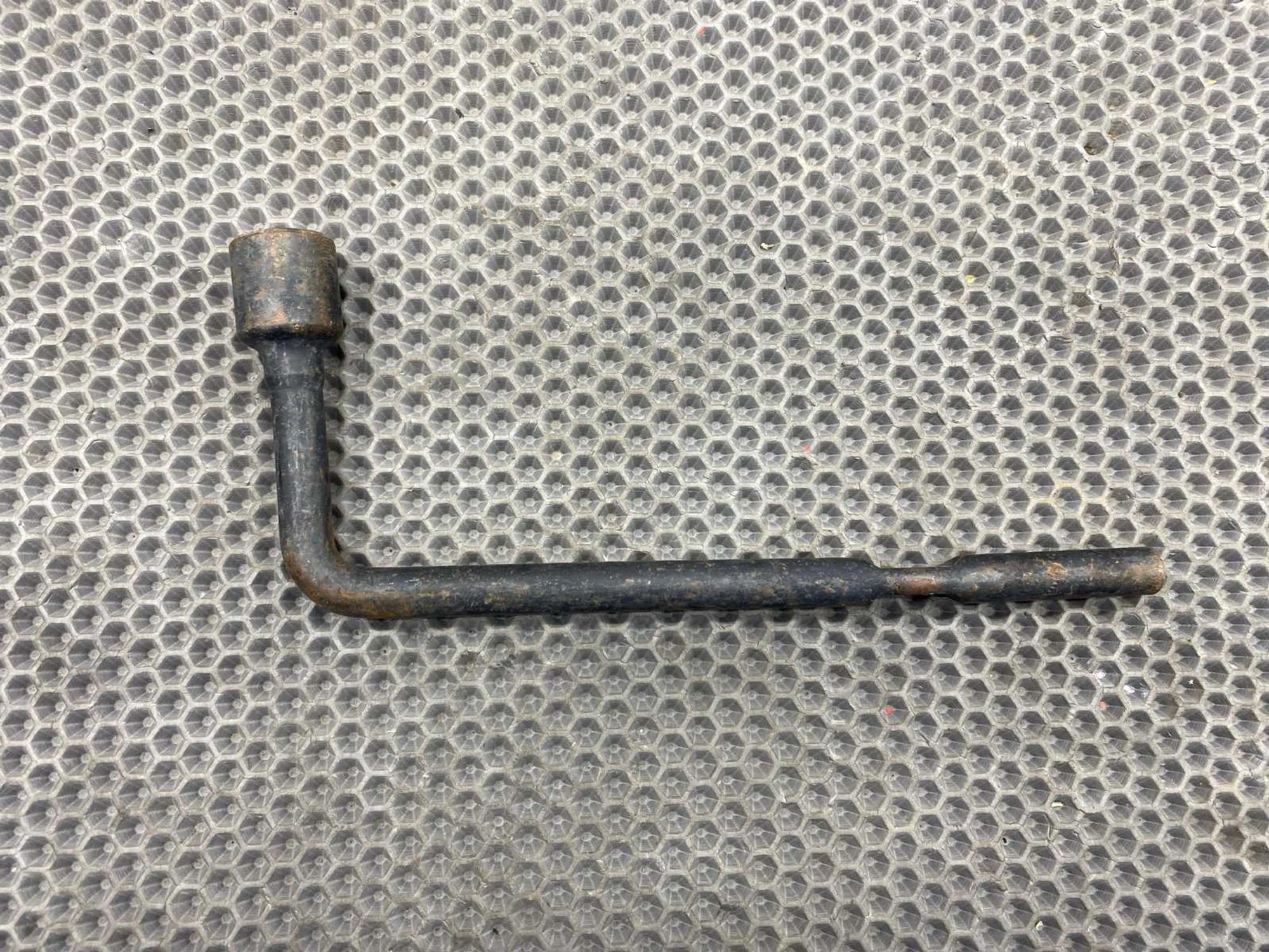 Б/у 19 мм ключ баллонный, 590 рублей, Краснодар